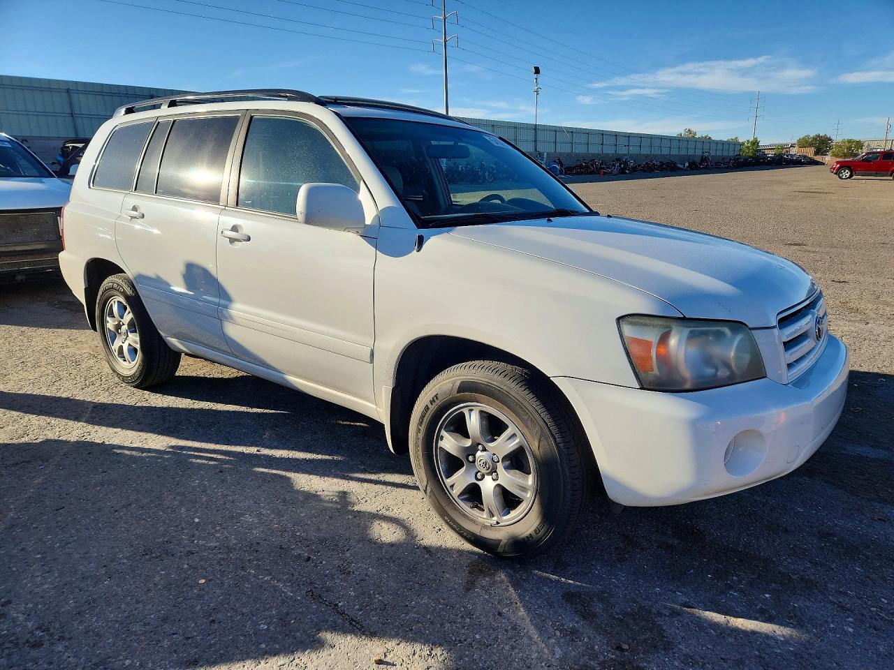 2005 Toyota Highlander Limited White vin: JTEDP21A950086816