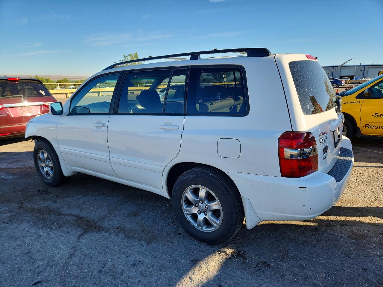 2005 Toyota Highlander Limited White vin: JTEDP21A950086816