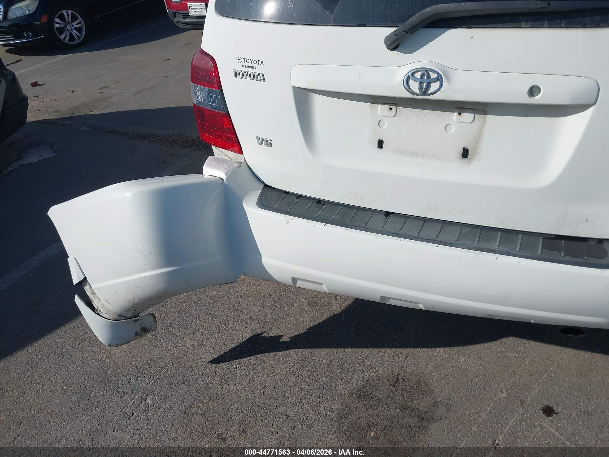 2006 Toyota Highlander V6 White vin: JTEDP21A960120920