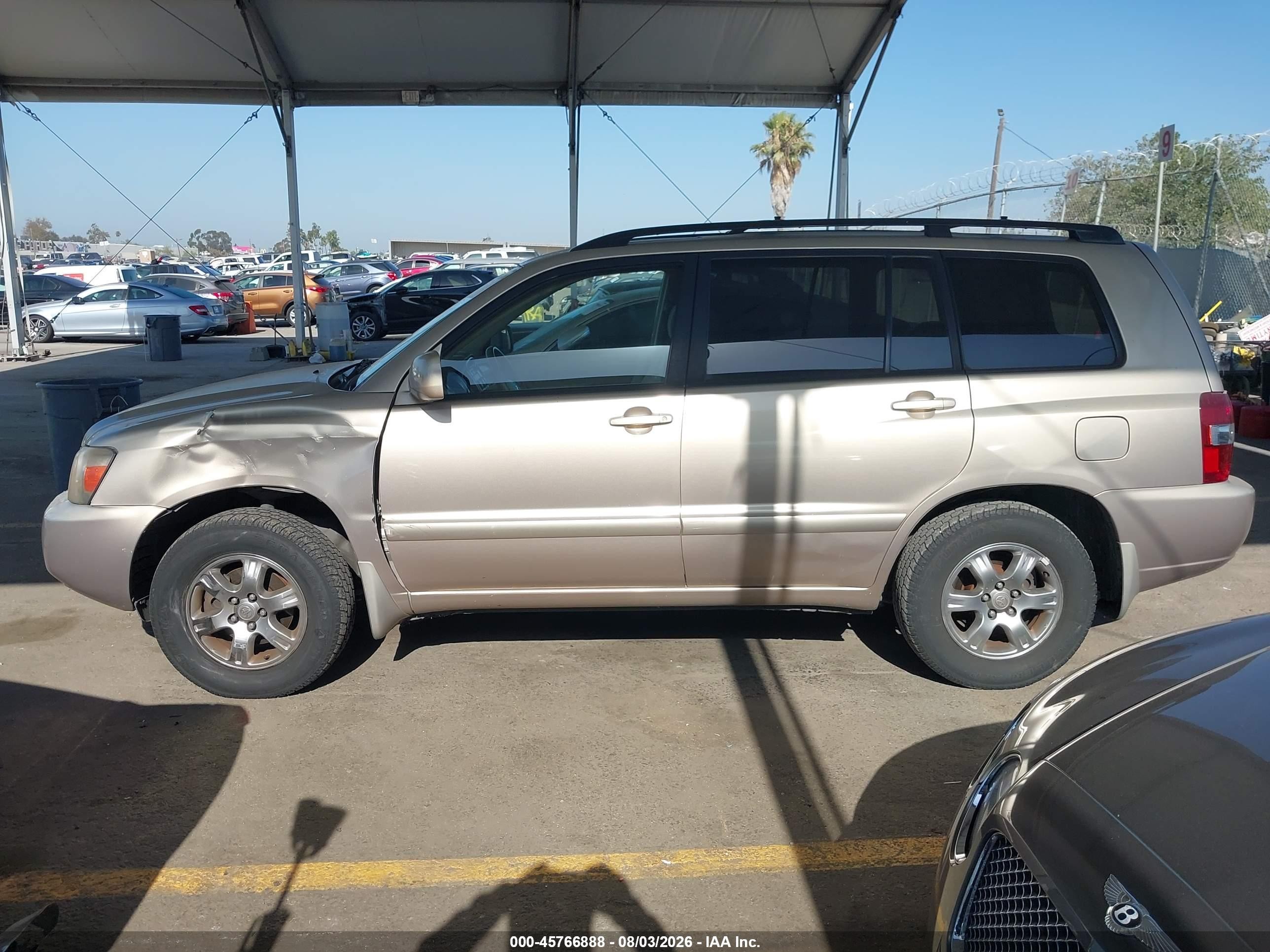 2005 Toyota Highlander V6 Gold vin: JTEDP21AX50054618
