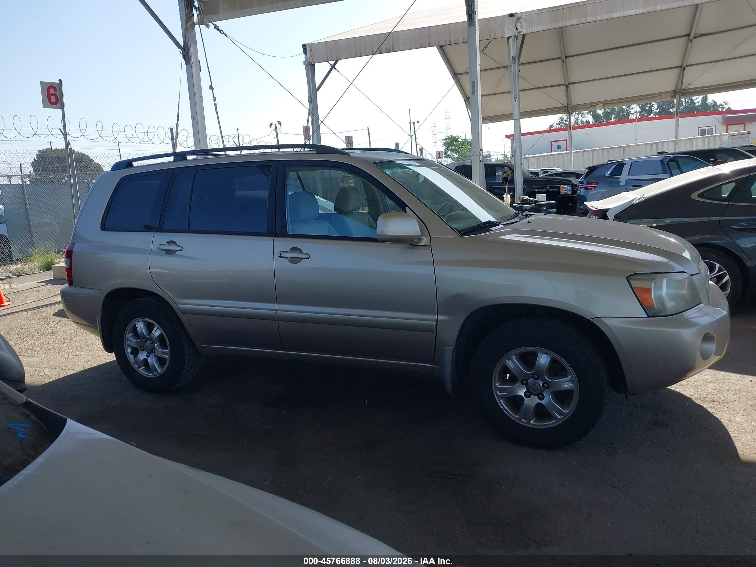 2005 Toyota Highlander V6 Gold vin: JTEDP21AX50054618