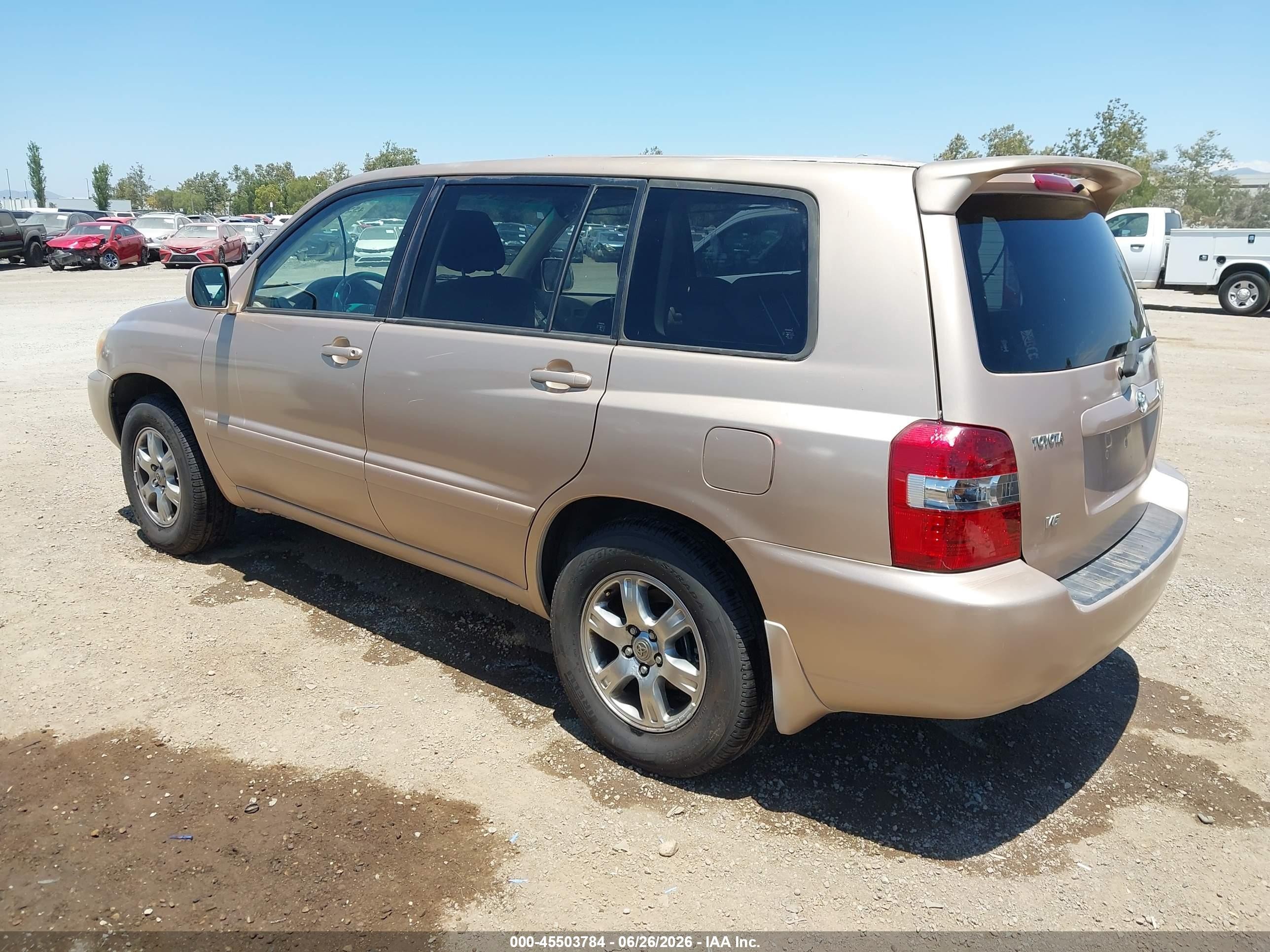 2005 Toyota Highlander V6 Gold vin: JTEDP21AX50068017