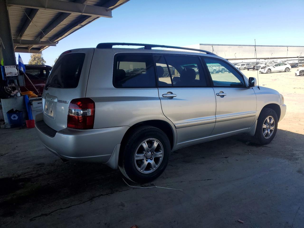 2006 Toyota Highlander Base Silver vin: JTEDP21AX60092206