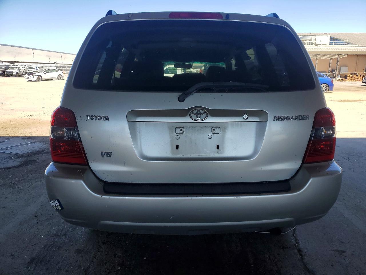 2006 Toyota Highlander Base Silver vin: JTEDP21AX60092206