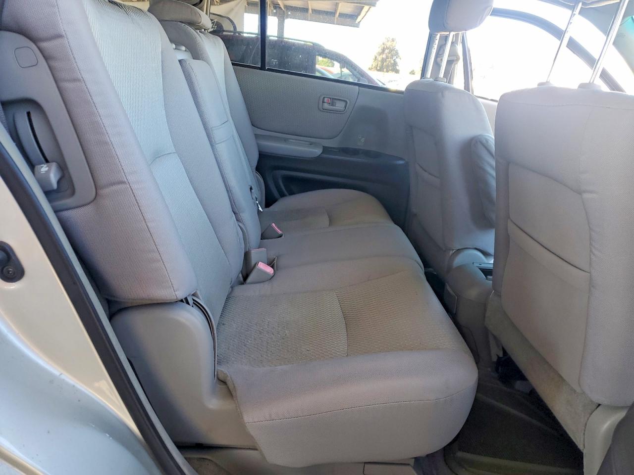 2006 Toyota Highlander Base Silver vin: JTEDP21AX60092206