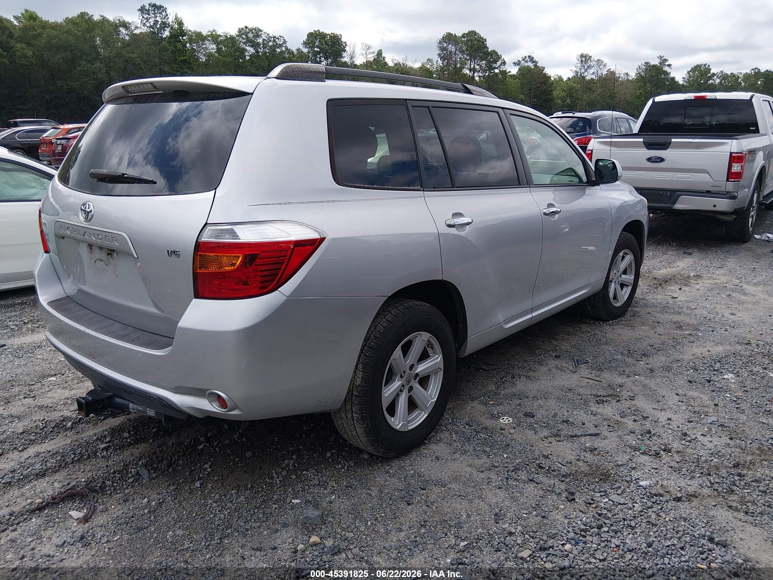 2008 Toyota Highlander   Silver vin: JTEDS41A082016432