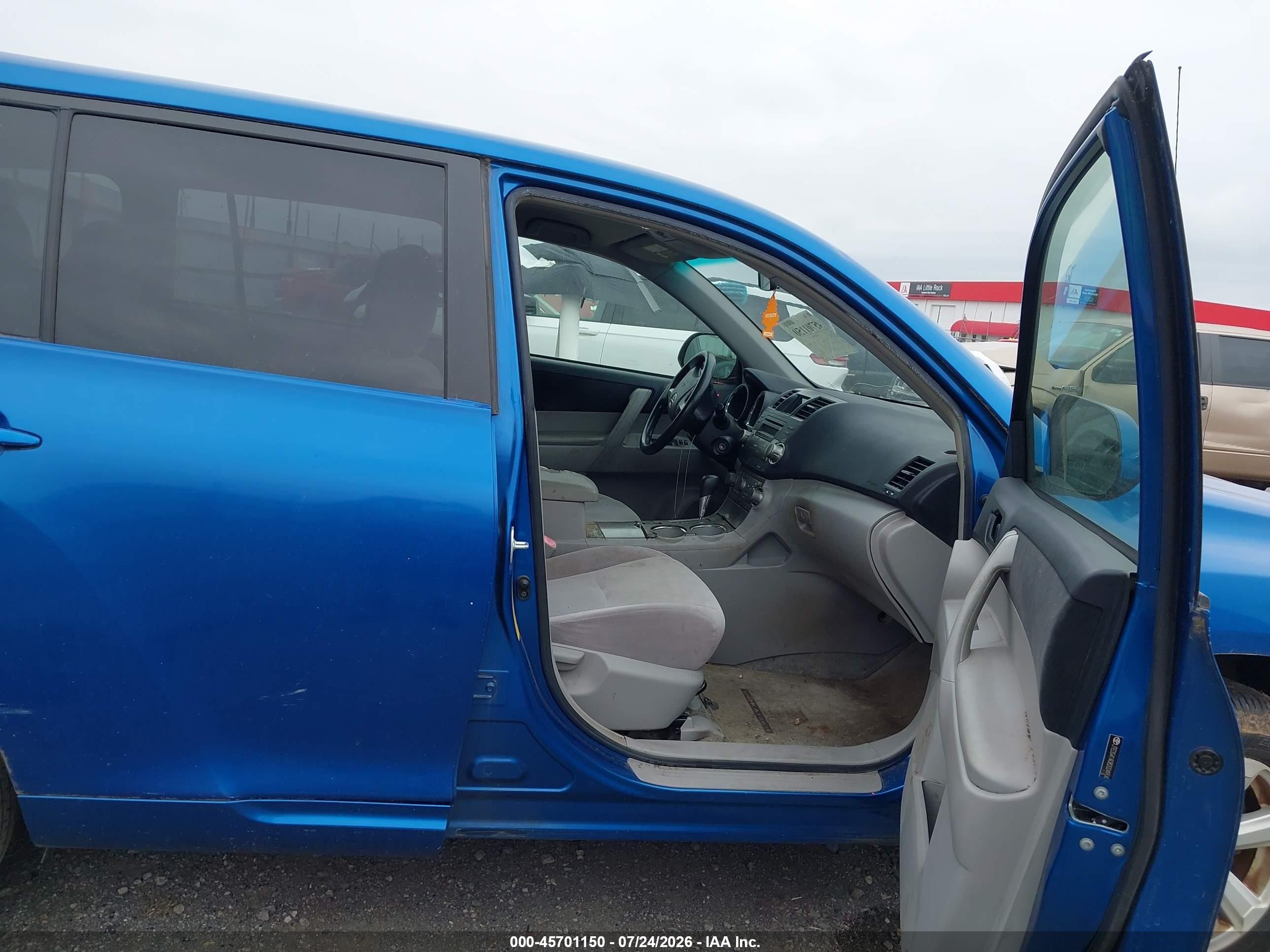 2008 Toyota Highlander   Blue vin: JTEDS41A082024904