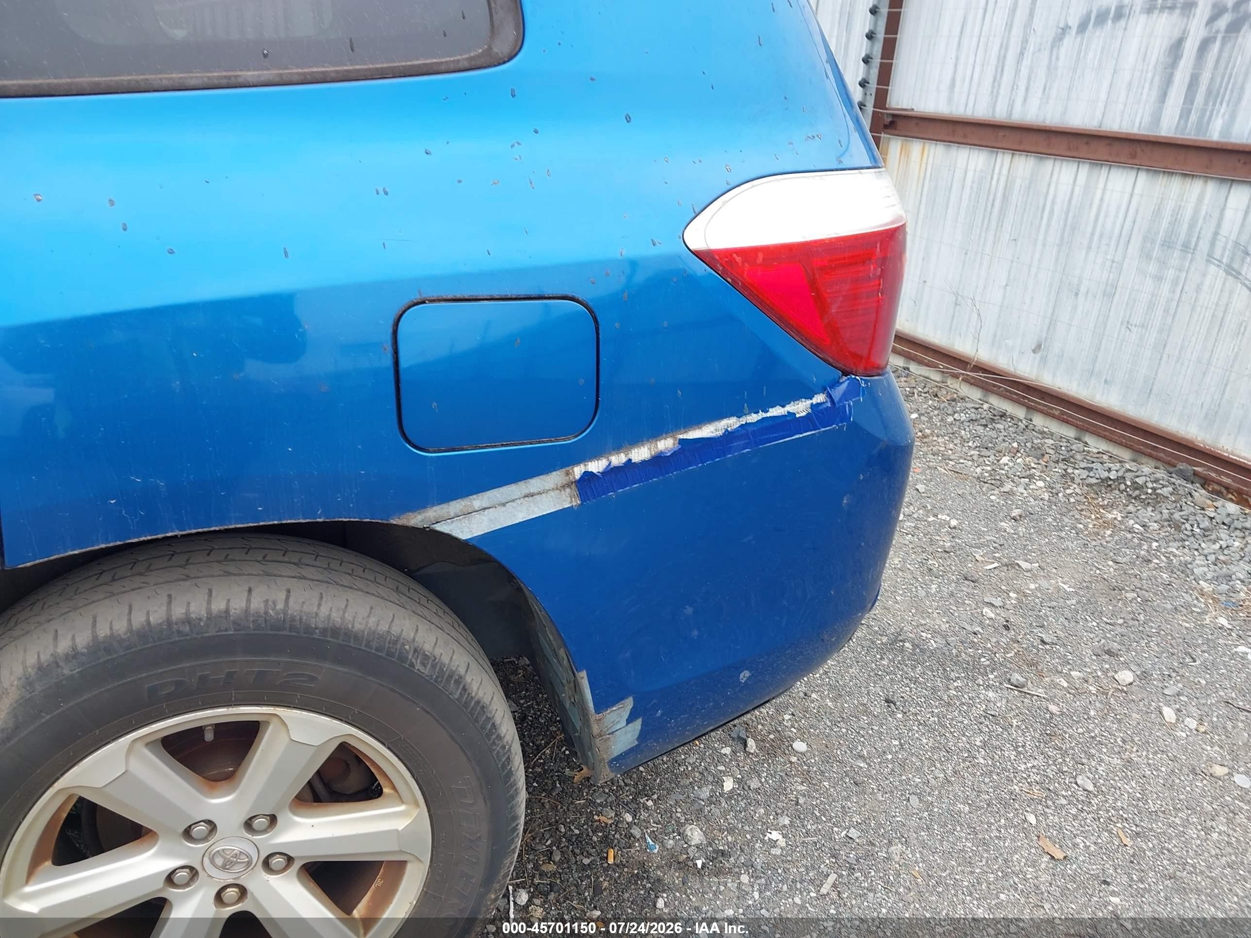 2008 Toyota Highlander   Blue vin: JTEDS41A082024904