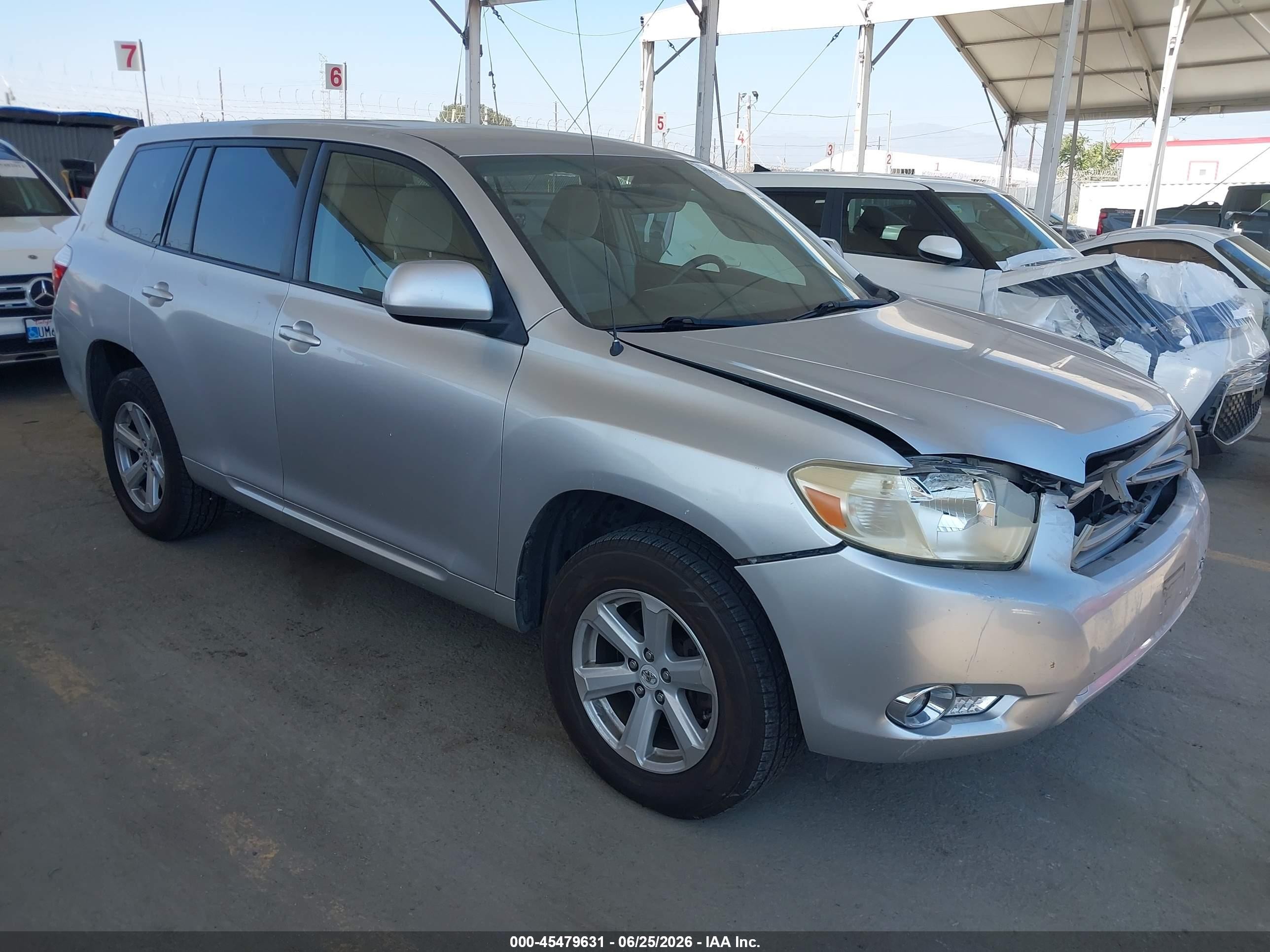 2008 Toyota Highlander   Silver vin: JTEDS41A082029925