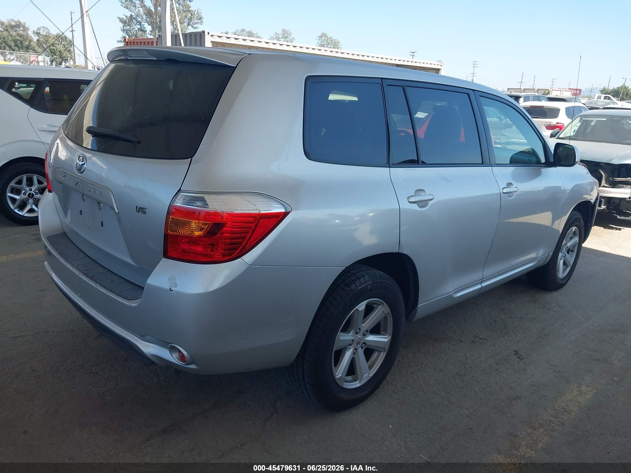 2008 Toyota Highlander   Silver vin: JTEDS41A082029925