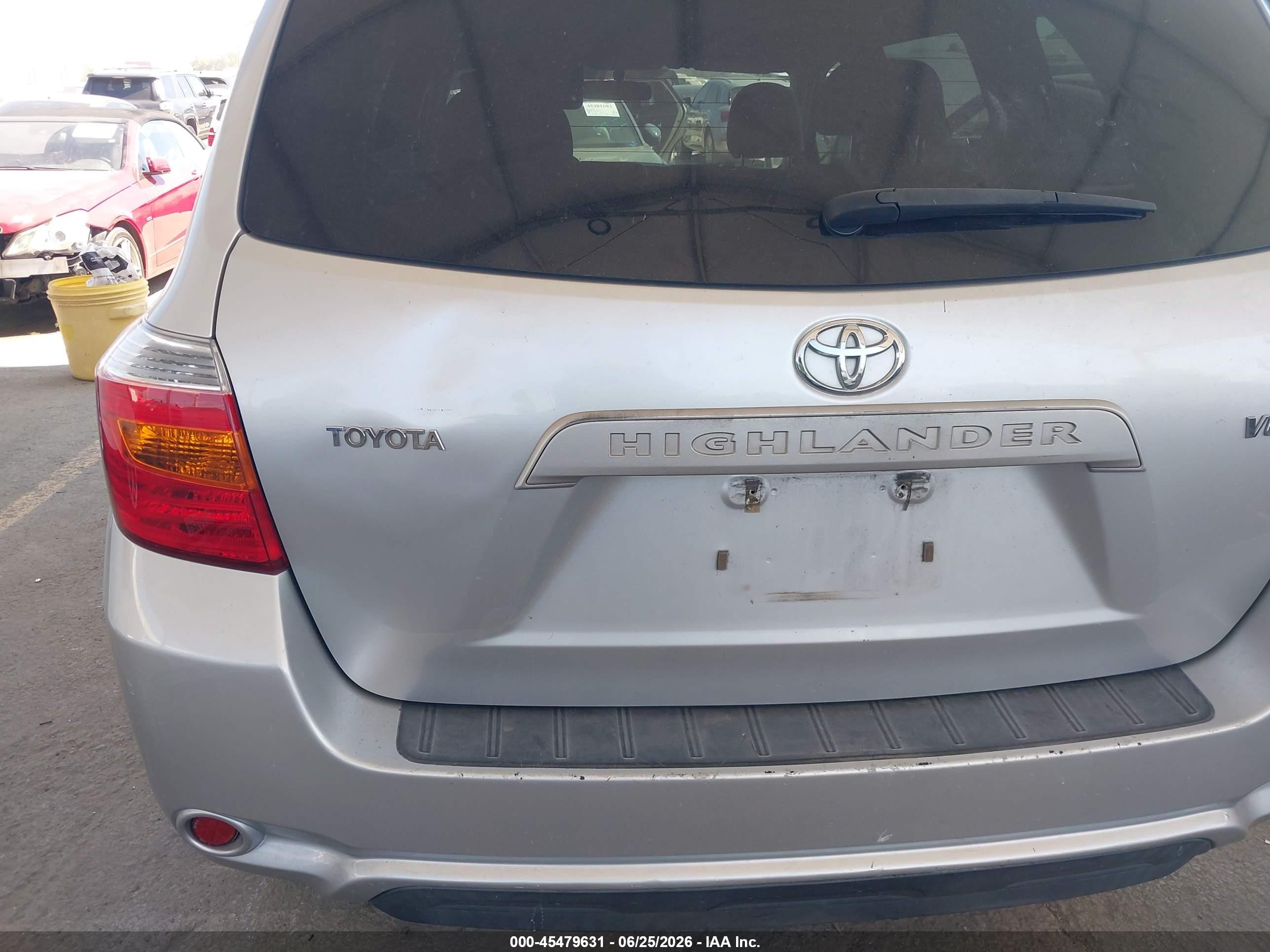 2008 Toyota Highlander   Silver vin: JTEDS41A082029925