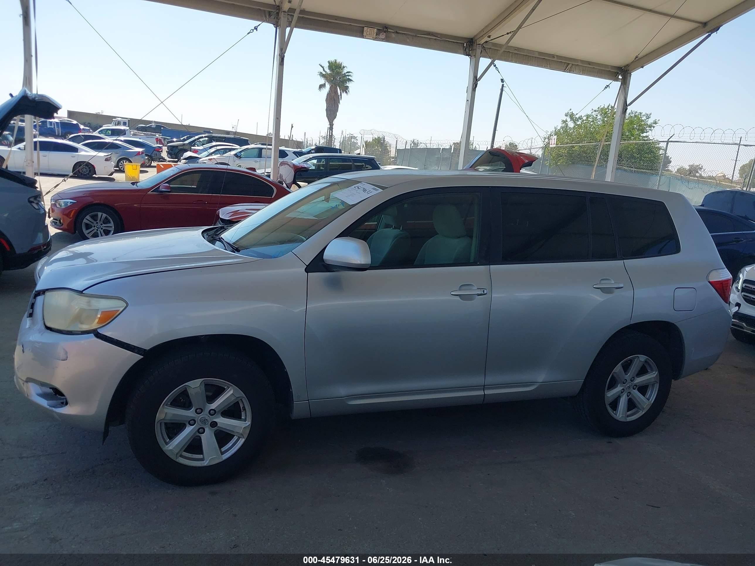 2008 Toyota Highlander   Silver vin: JTEDS41A082029925