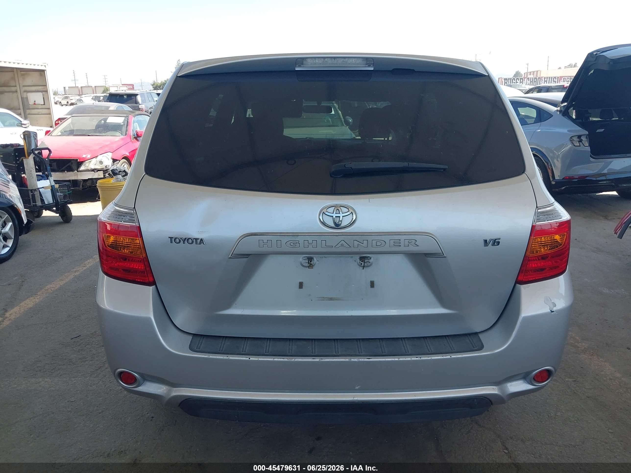 2008 Toyota Highlander   Silver vin: JTEDS41A082029925