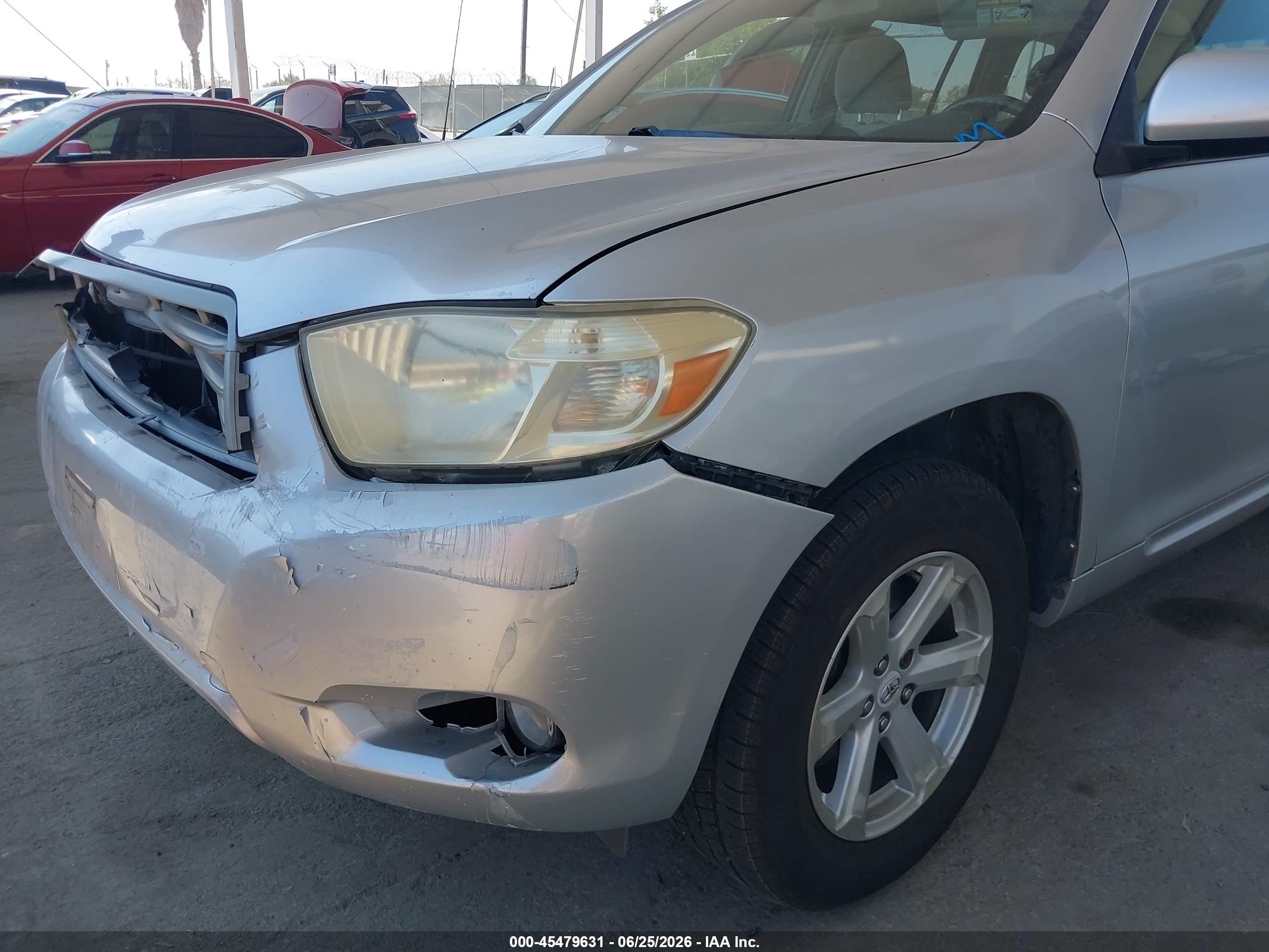 2008 Toyota Highlander   Silver vin: JTEDS41A082029925