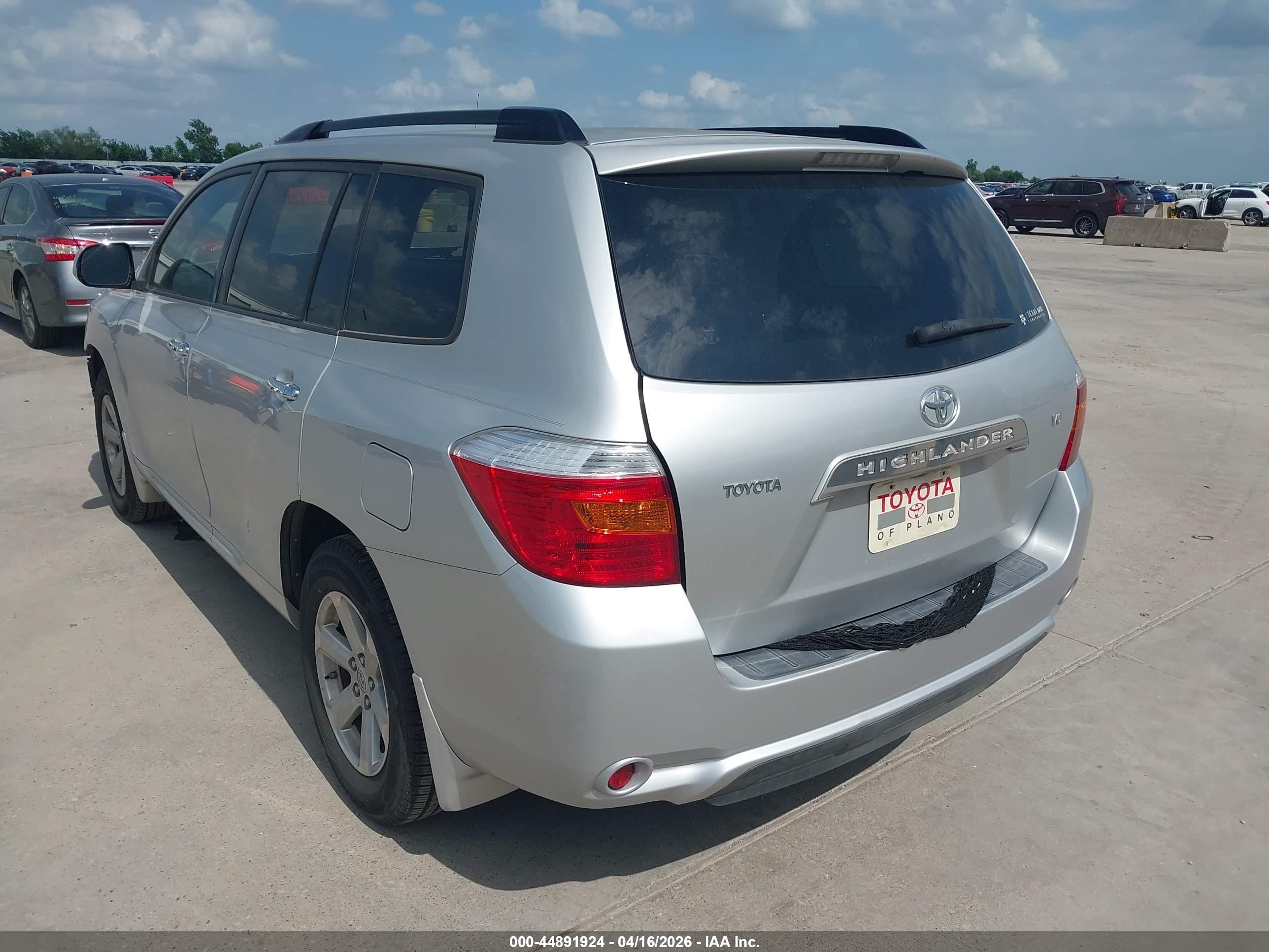 2008 Toyota Highlander   Silver vin: JTEDS41A082039953