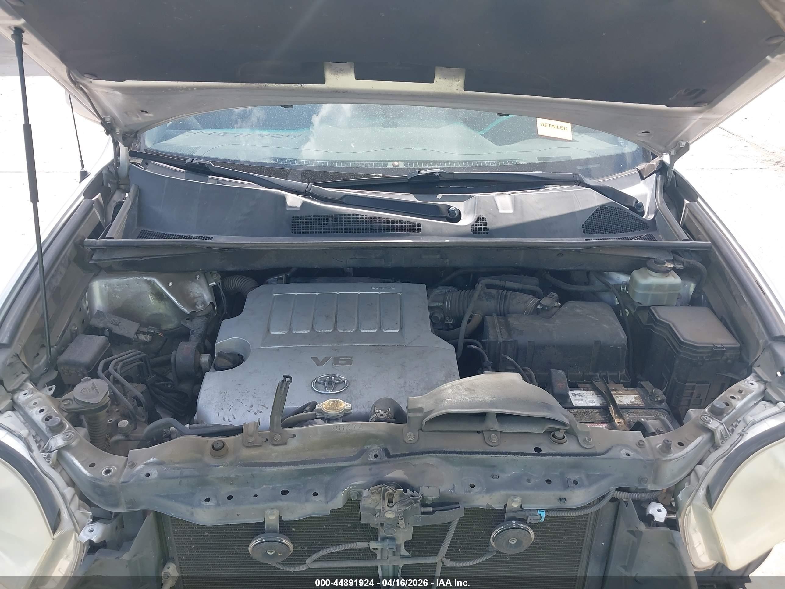 2008 Toyota Highlander   Silver vin: JTEDS41A082039953