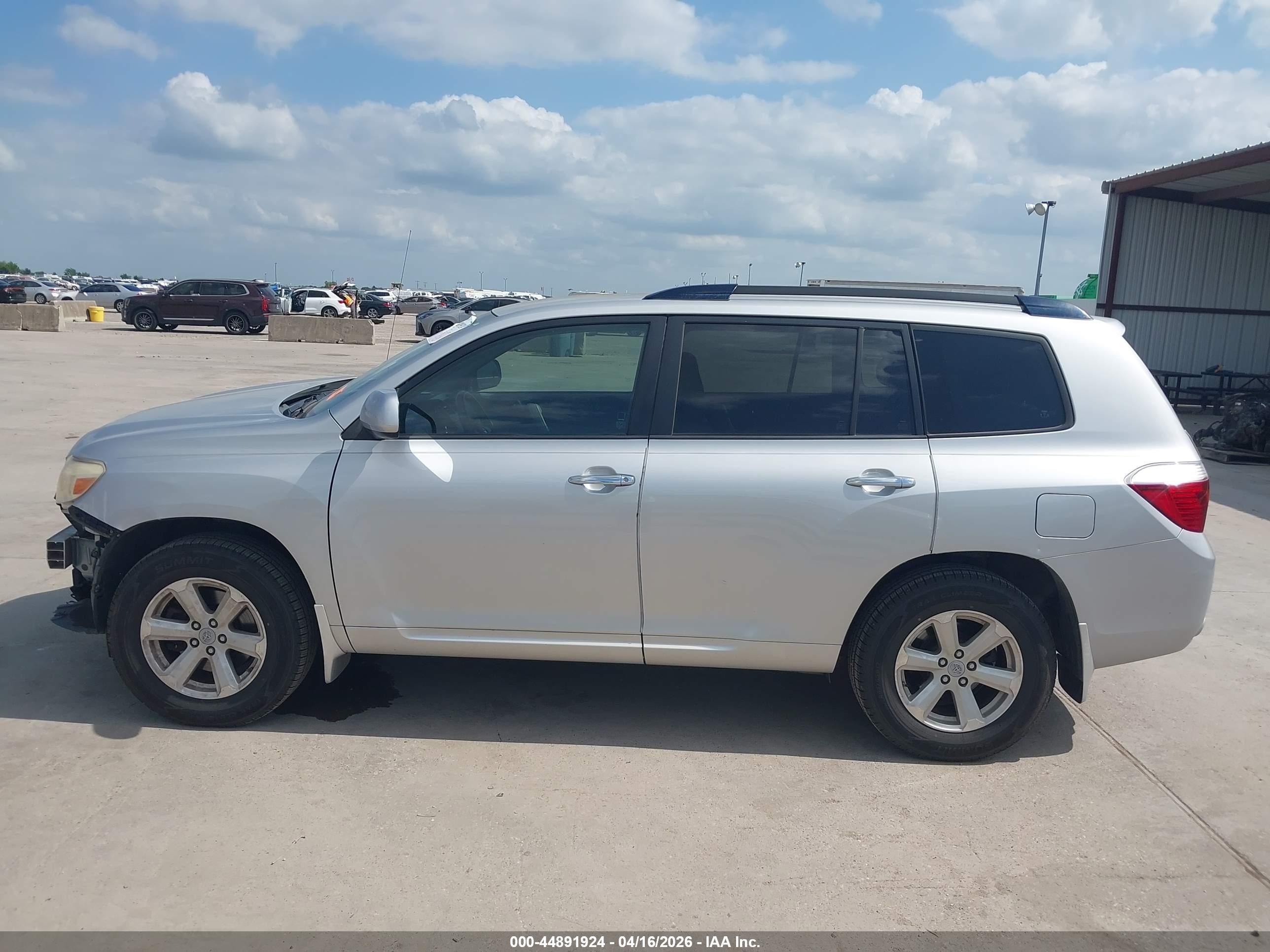 2008 Toyota Highlander   Silver vin: JTEDS41A082039953