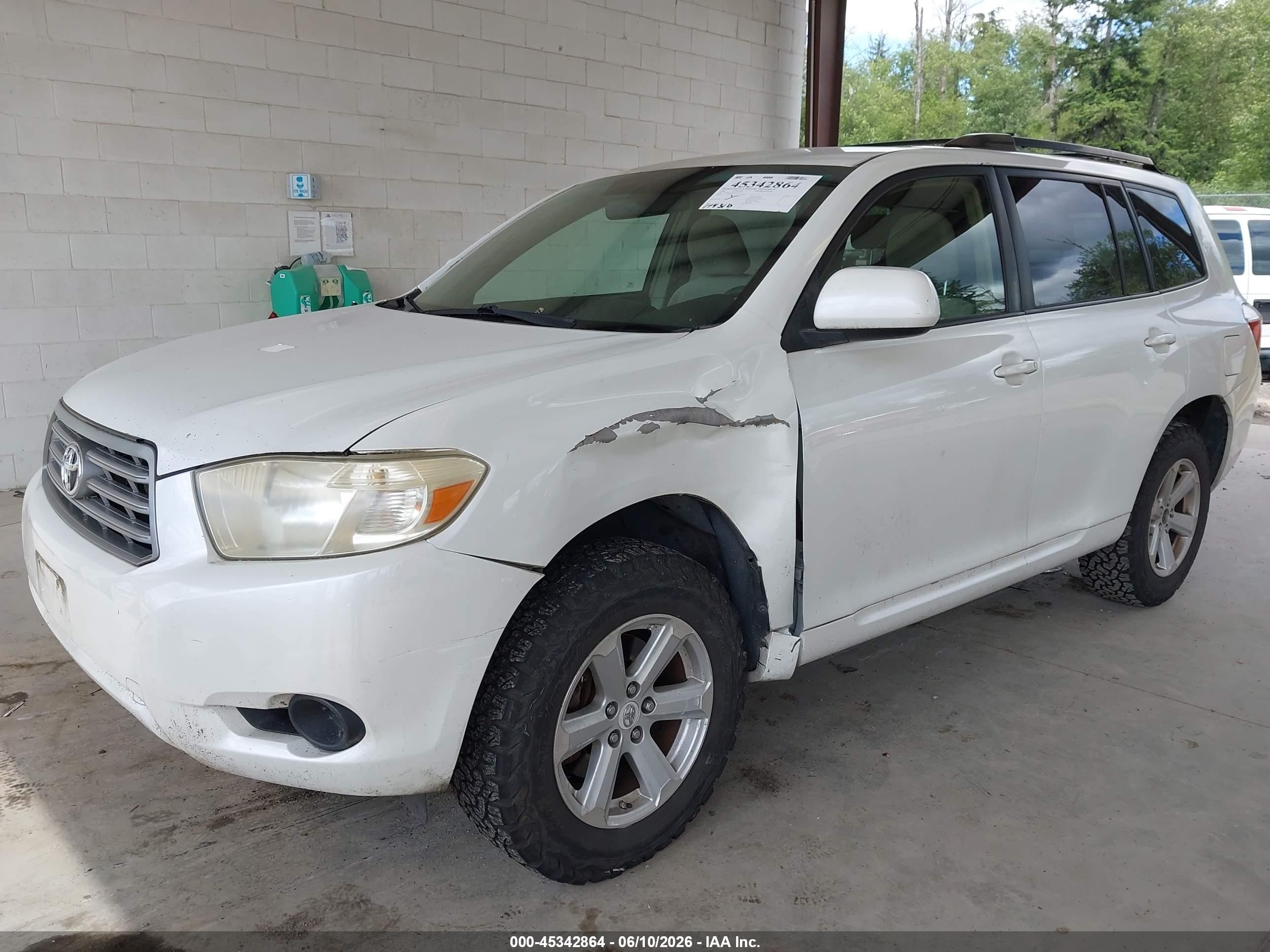2008 Toyota Highlander   White vin: JTEDS41A082051147