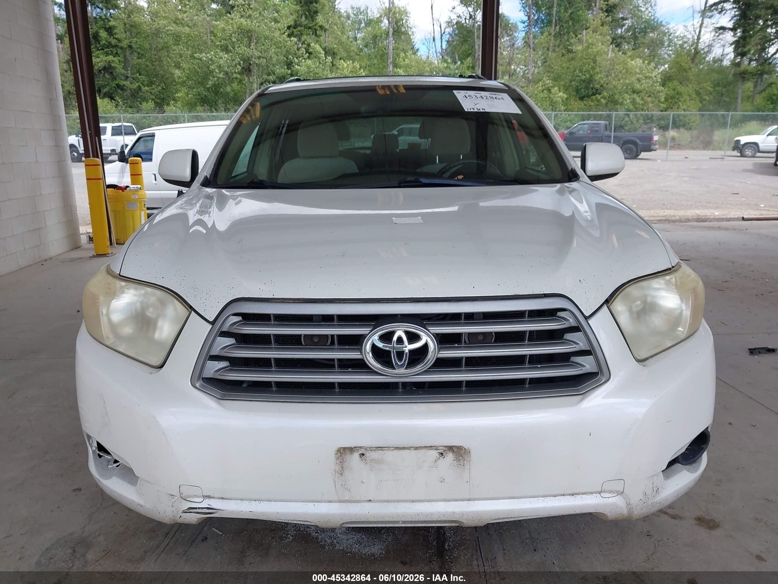 2008 Toyota Highlander   White vin: JTEDS41A082051147