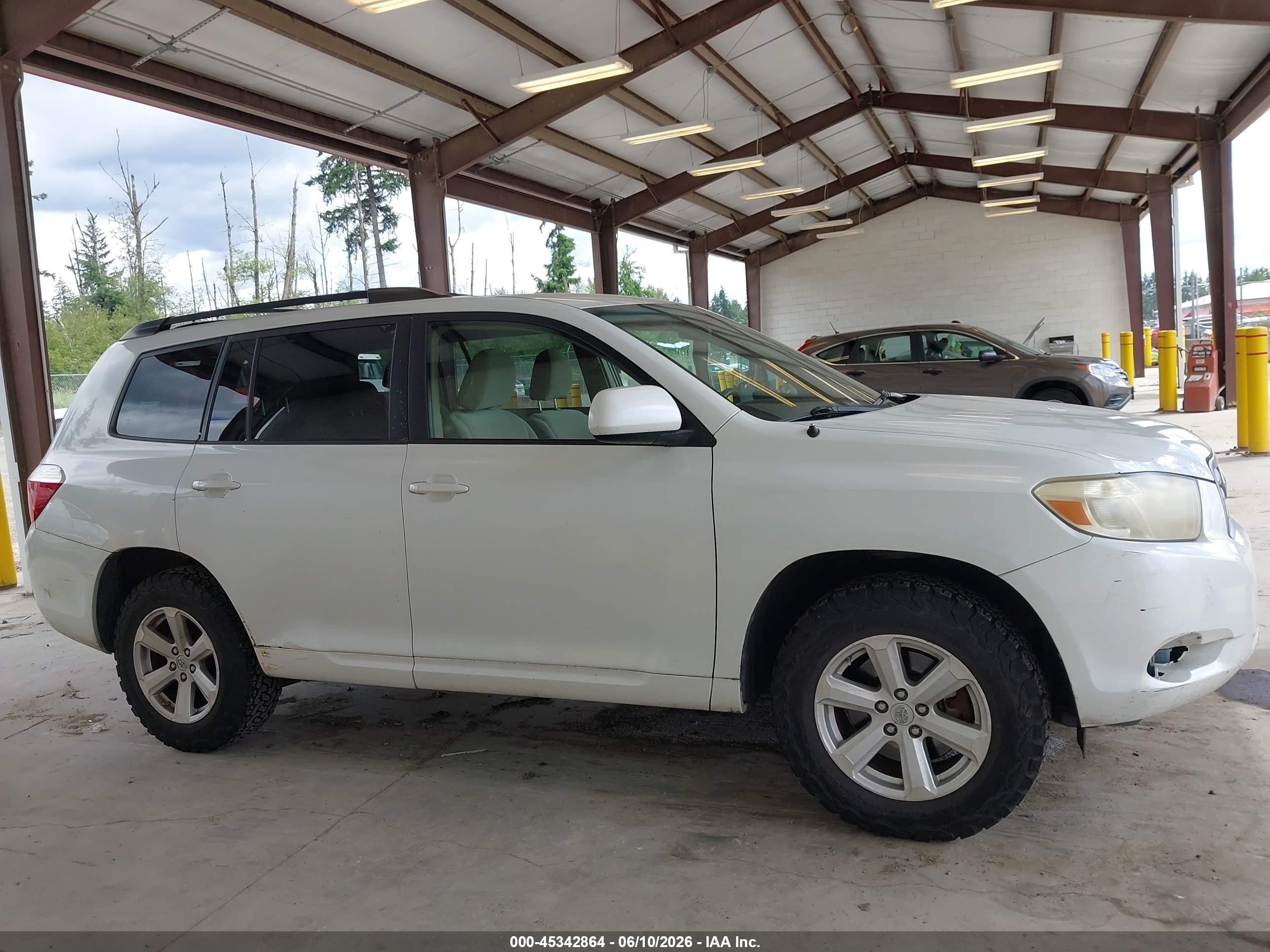 2008 Toyota Highlander   White vin: JTEDS41A082051147