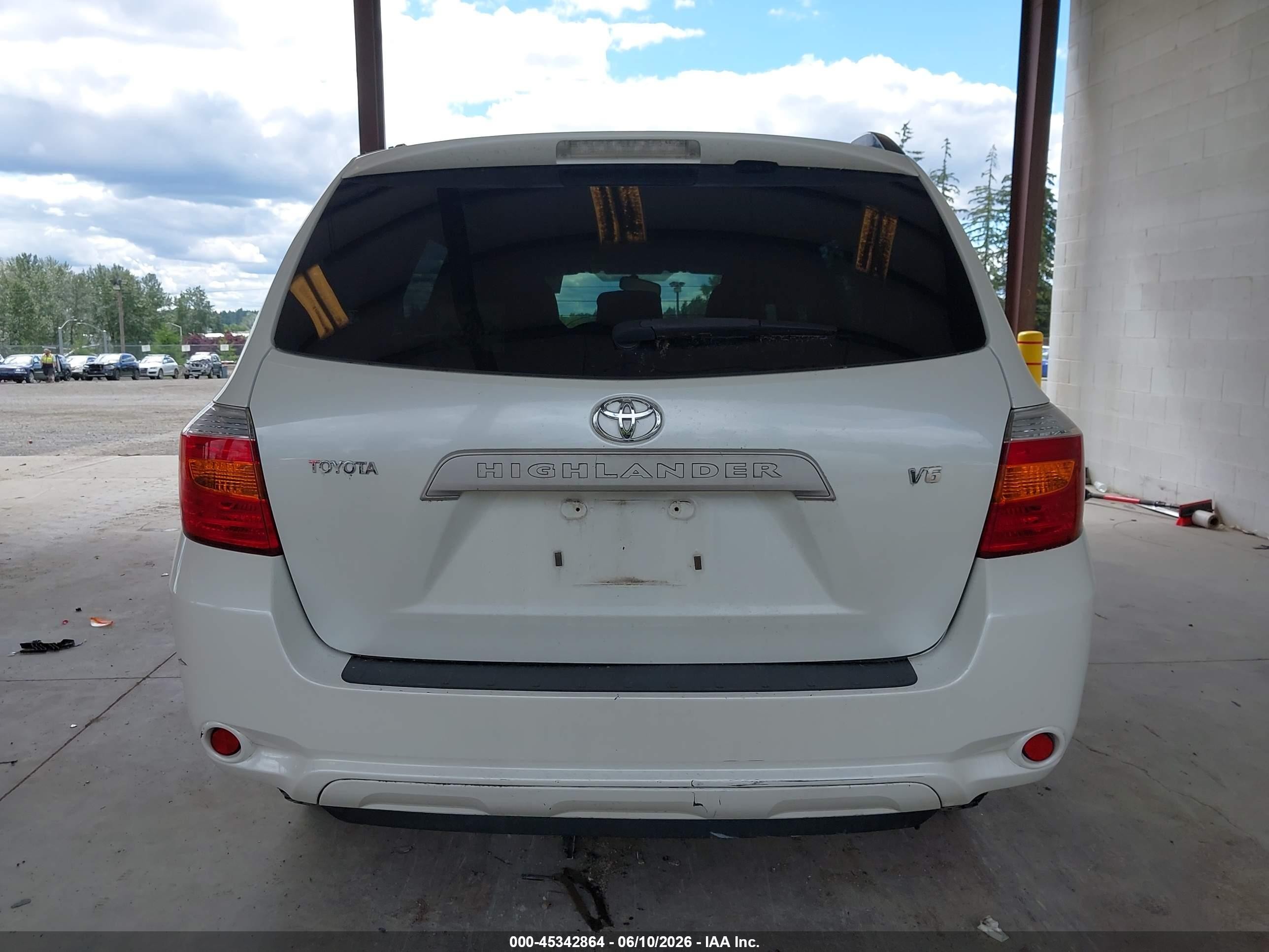 2008 Toyota Highlander   White vin: JTEDS41A082051147