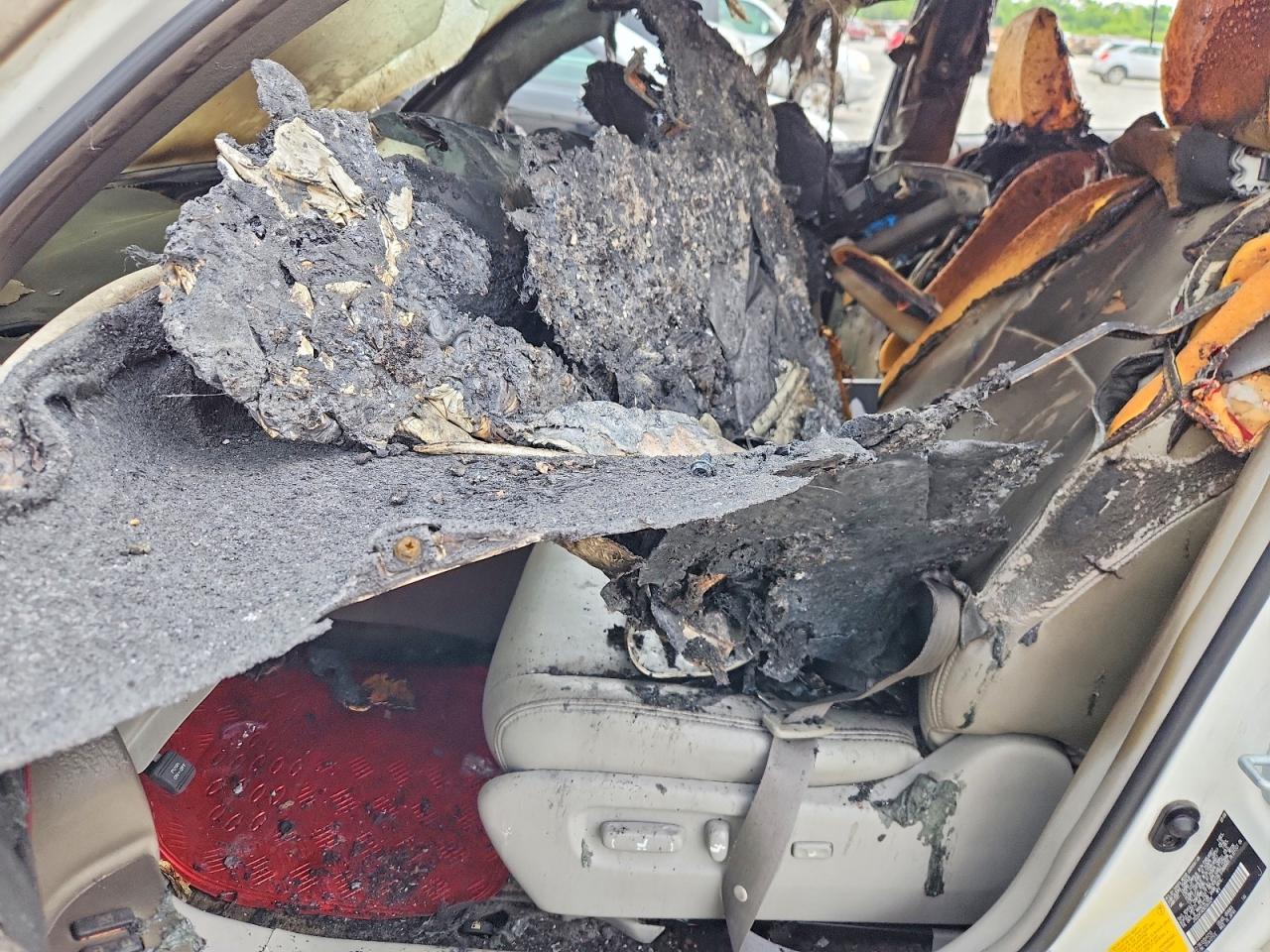 2008 Toyota Highlander Base Burn vin: JTEDS41A082063329