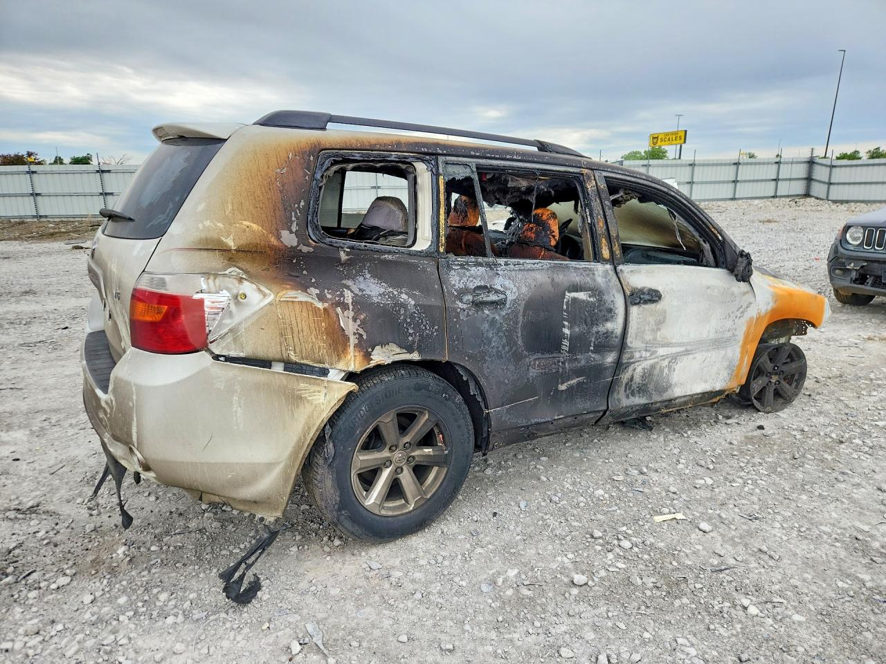 2008 Toyota Highlander Base Burn vin: JTEDS41A082063329