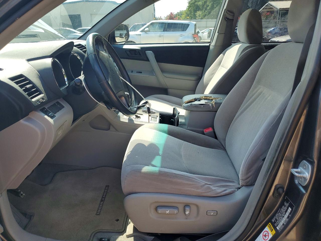 2009 Toyota Highlander Base Gray vin: JTEDS41A092087034