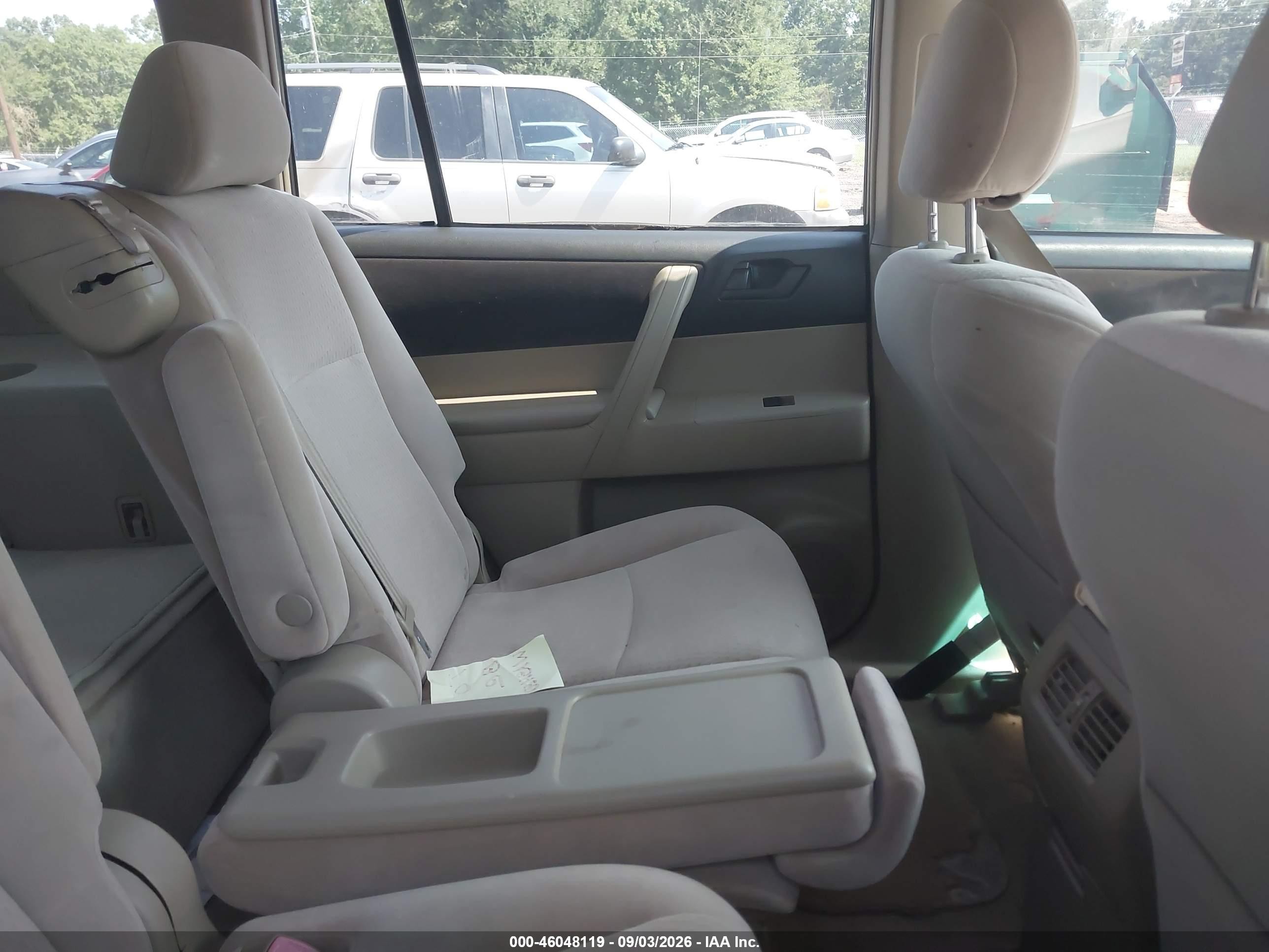 2008 Toyota Highlander   Burgundy vin: JTEDS41A182009201