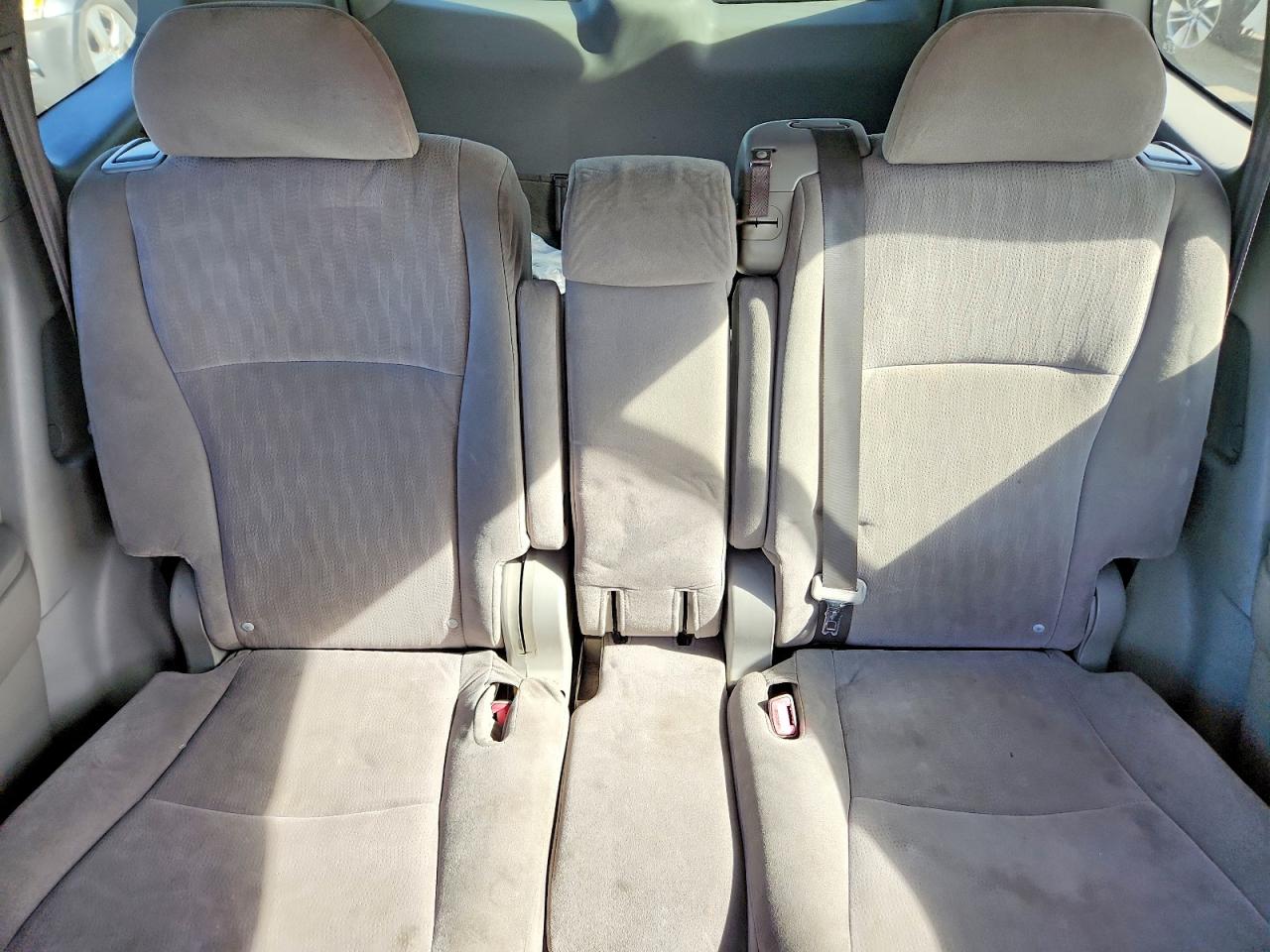 2008 Toyota Highlander Base Gray vin: JTEDS41A182038729