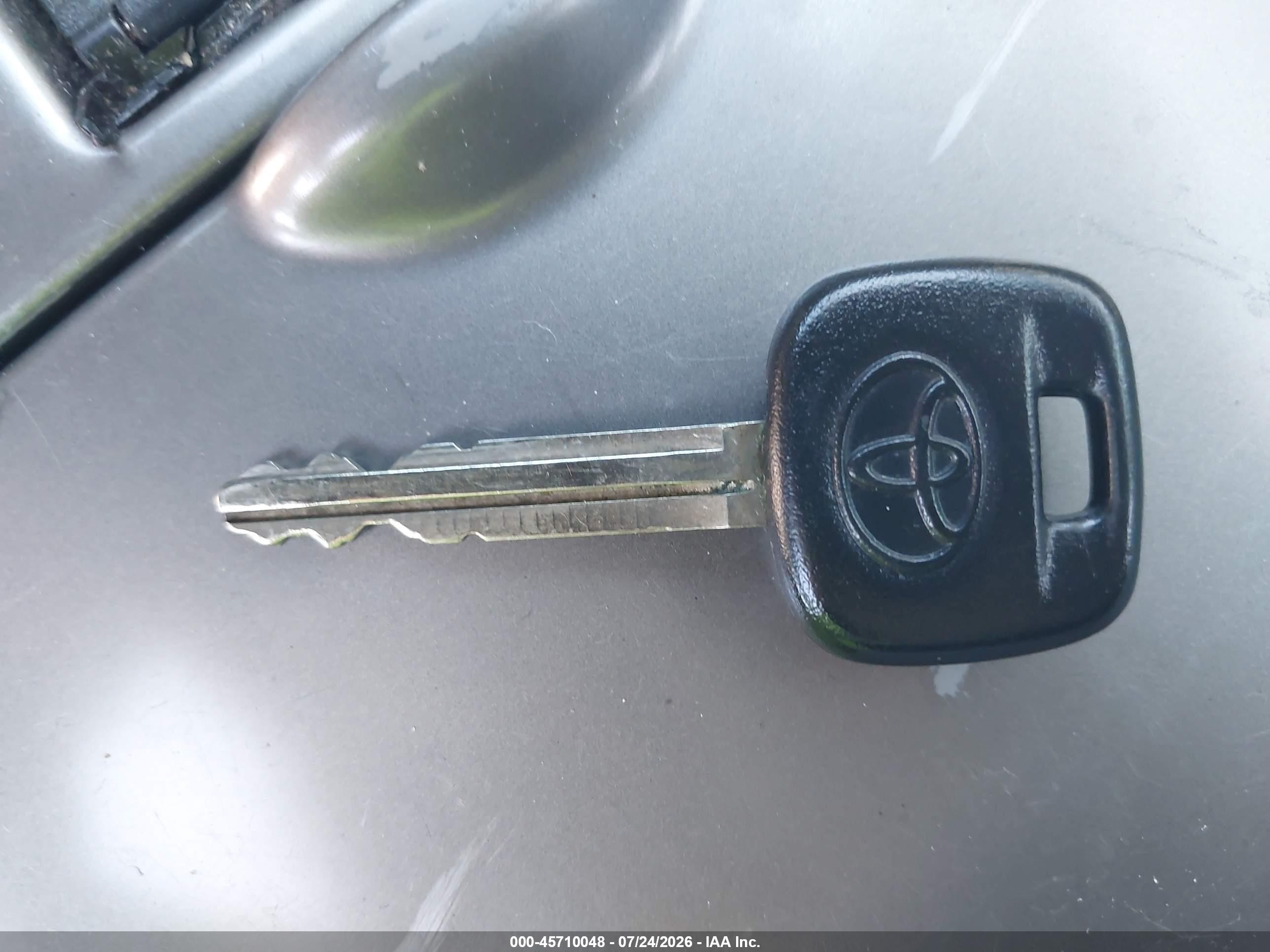 2009 Toyota Highlander   Silver vin: JTEDS41A192089763