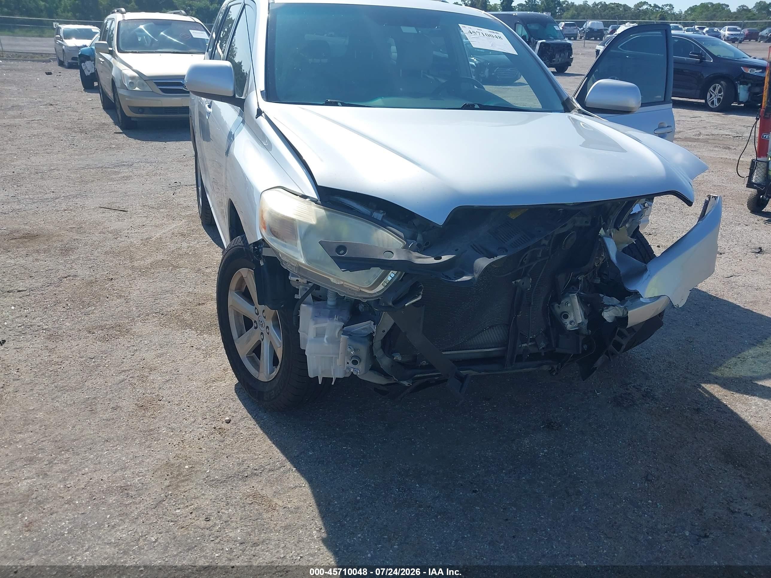 2009 Toyota Highlander   Silver vin: JTEDS41A192089763
