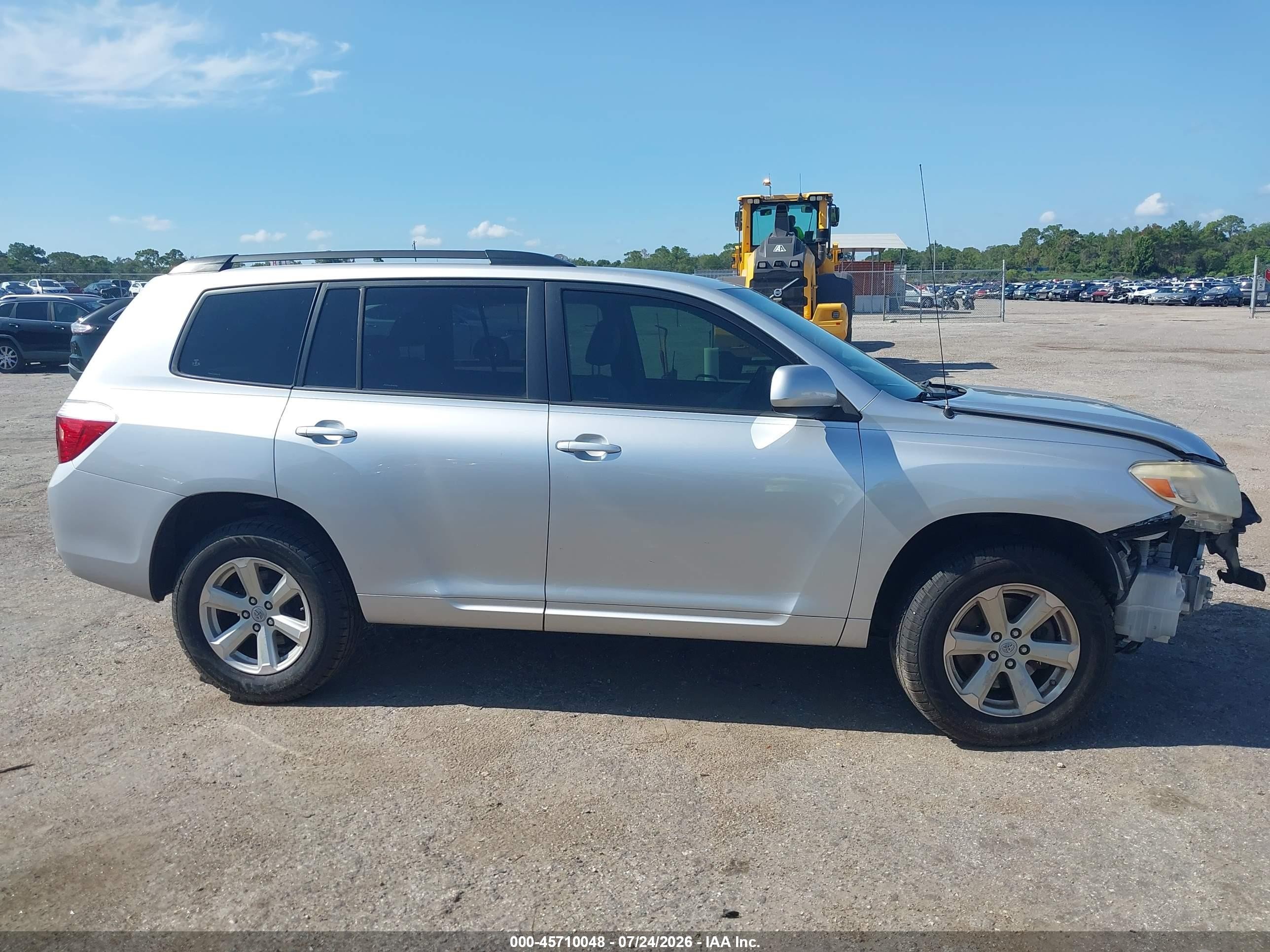 2009 Toyota Highlander   Silver vin: JTEDS41A192089763