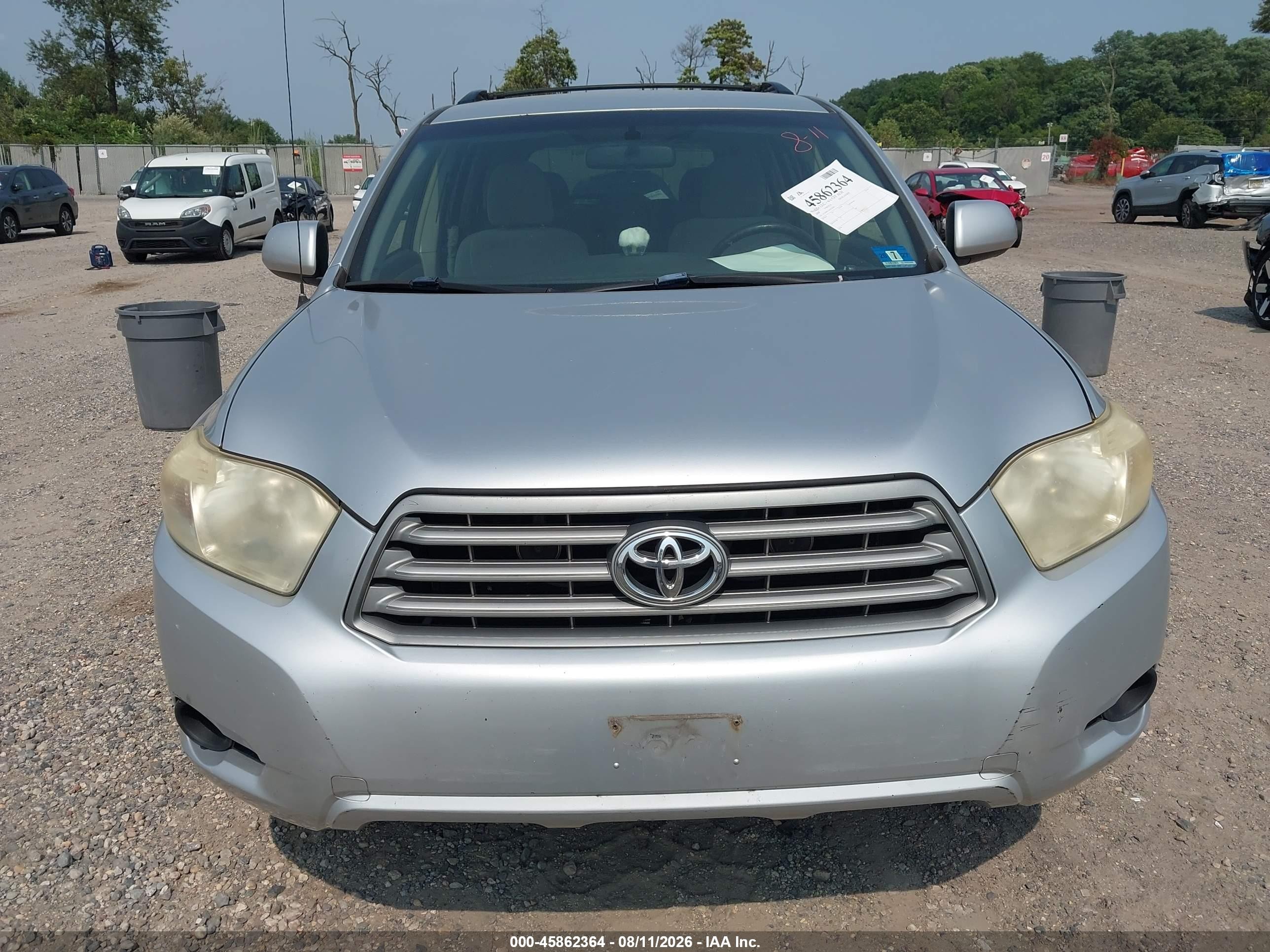 2008 Toyota Highlander   Silver vin: JTEDS41A282022281
