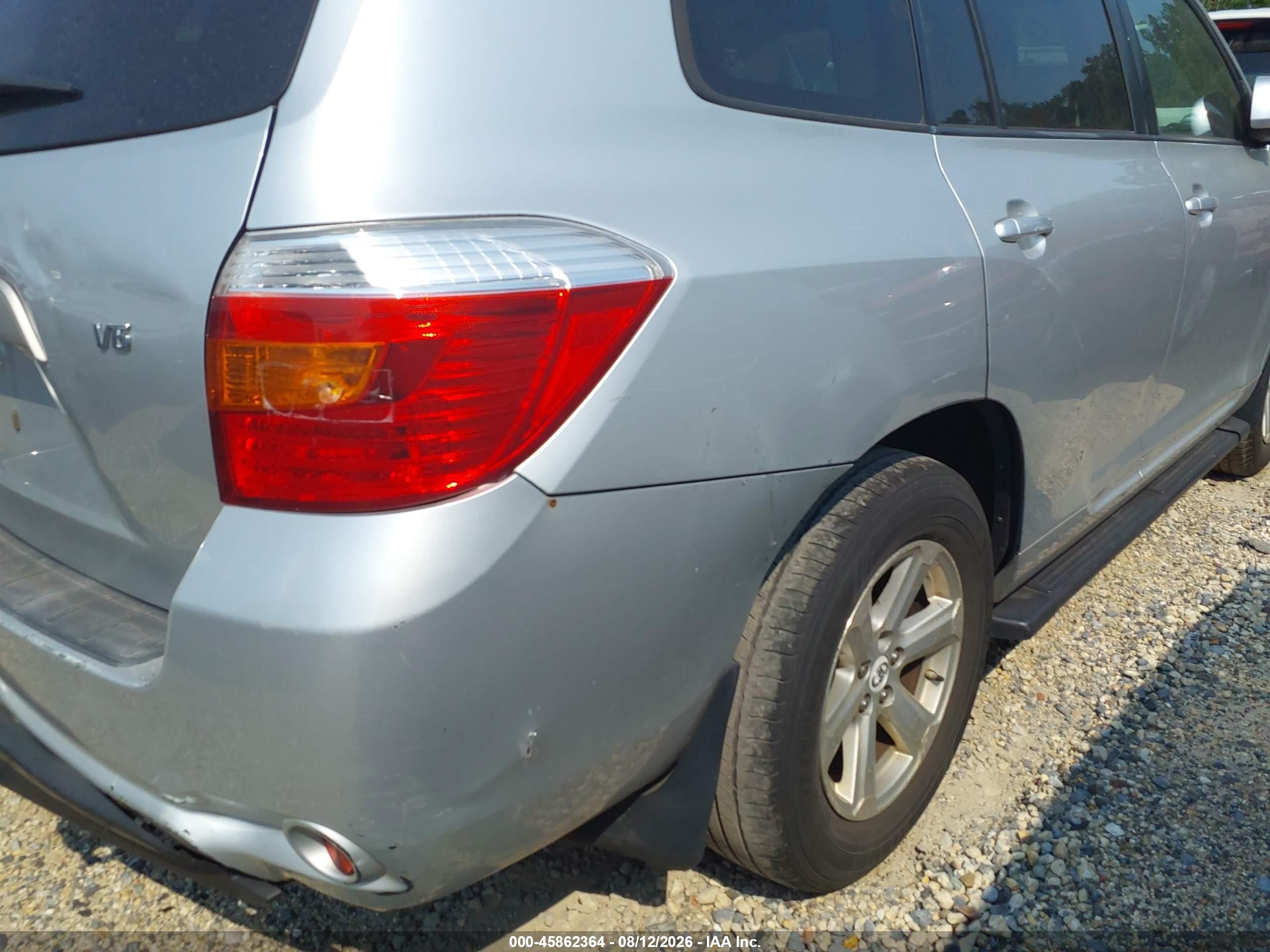 2008 Toyota Highlander   Silver vin: JTEDS41A282022281
