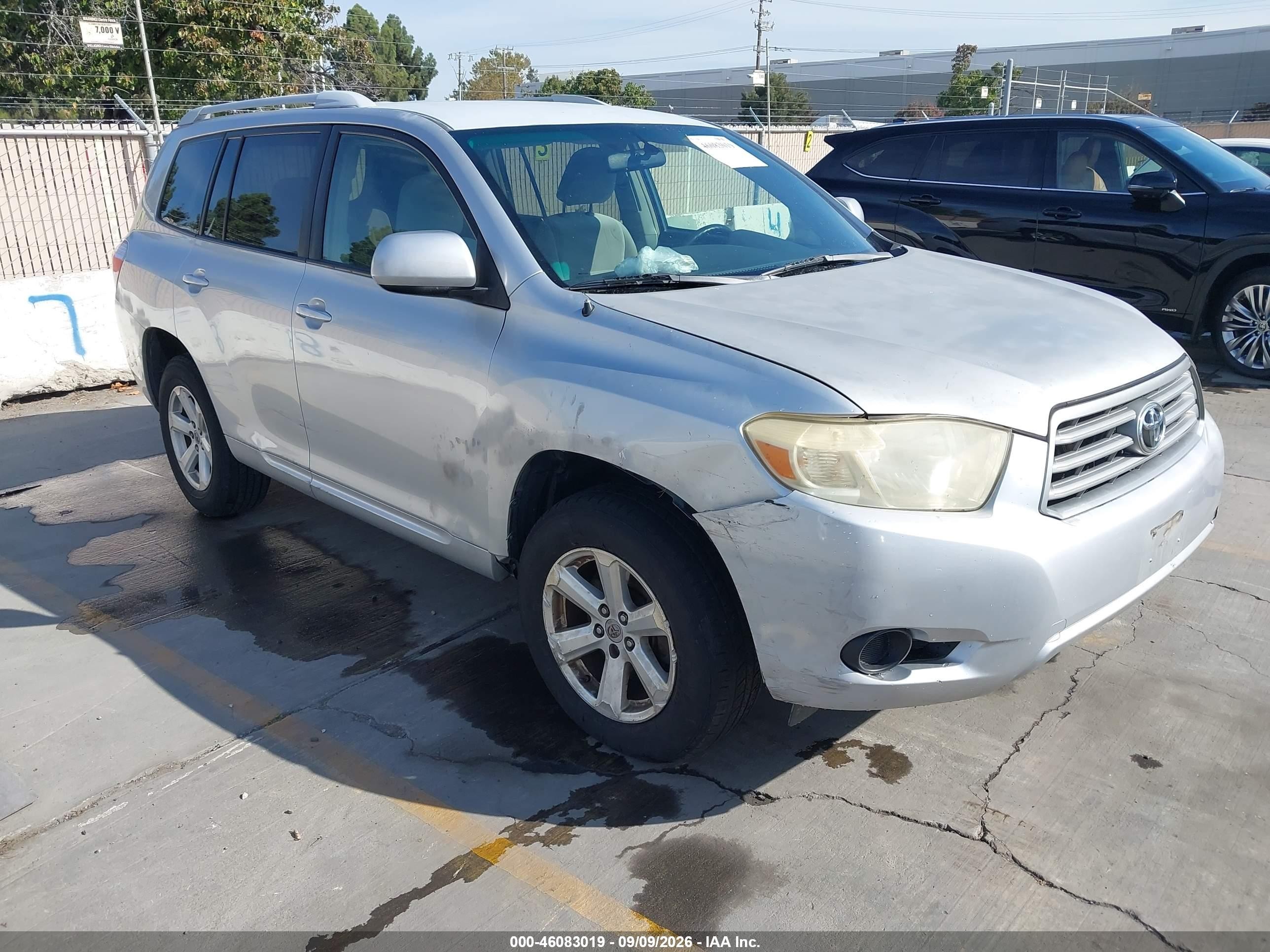 2008 Toyota Highlander   Silver vin: JTEDS41A282022572