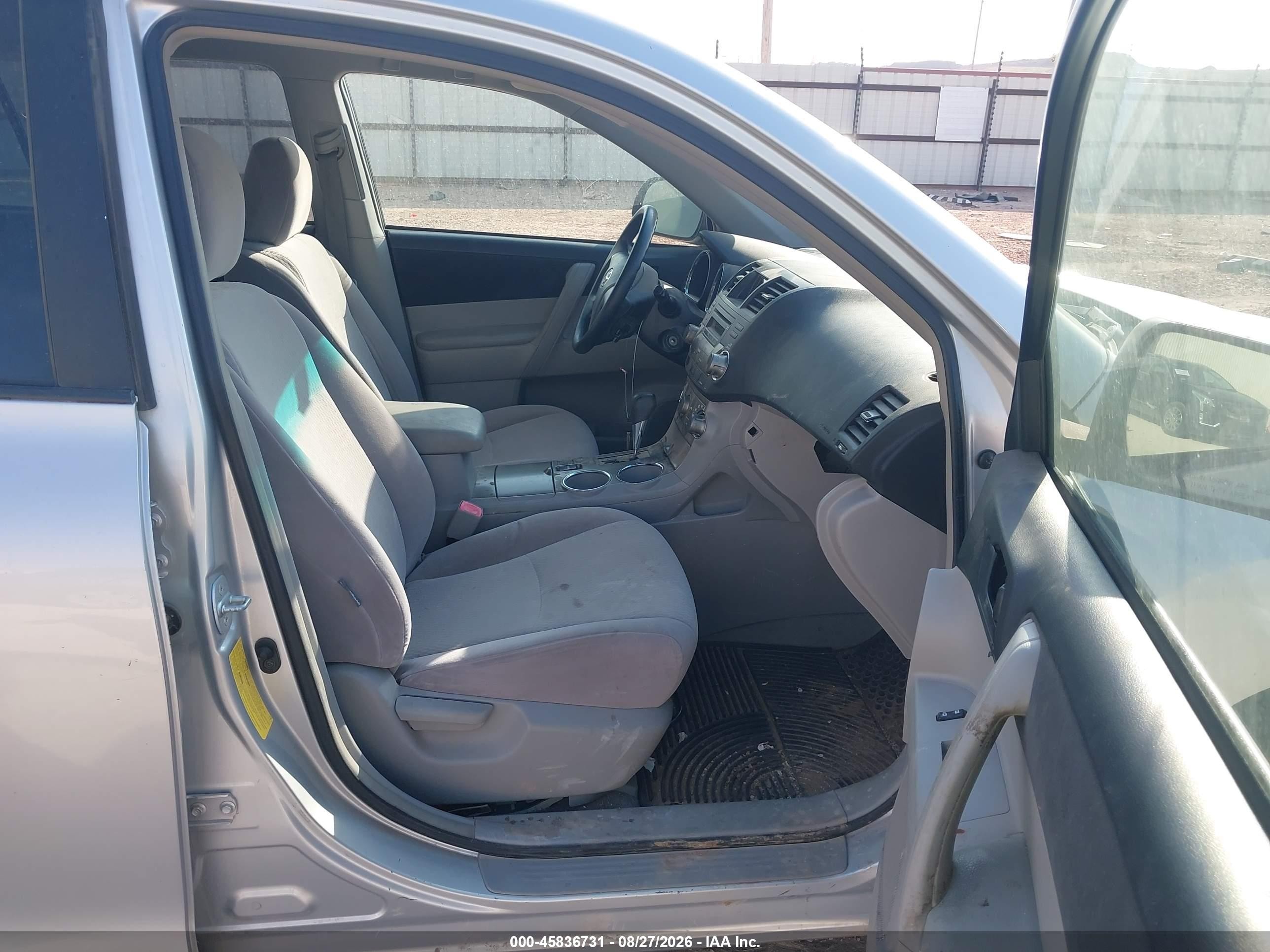 2008 Toyota Highlander   Silver vin: JTEDS41A282027593