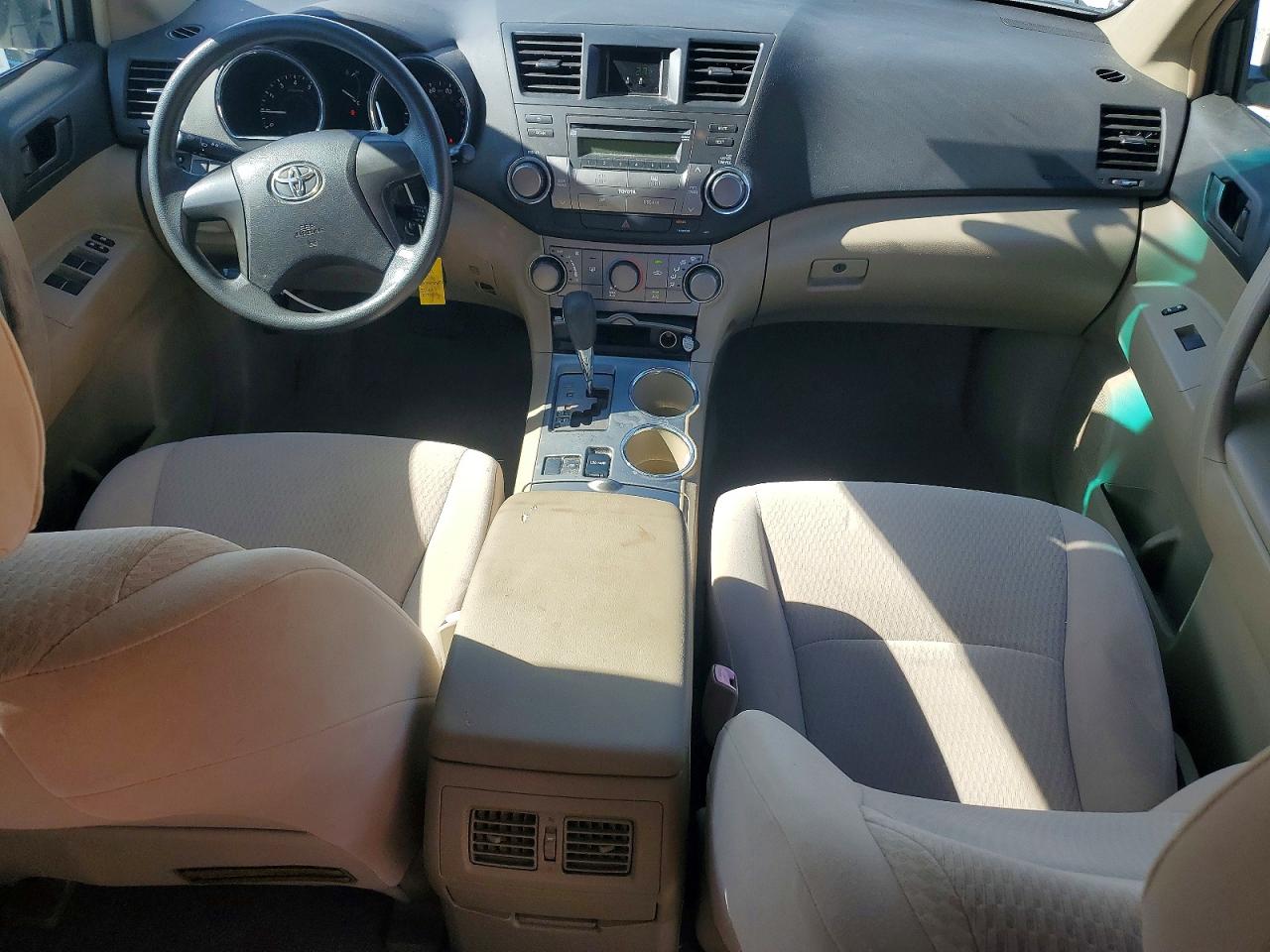 2008 Toyota Highlander Base White vin: JTEDS41A282060724