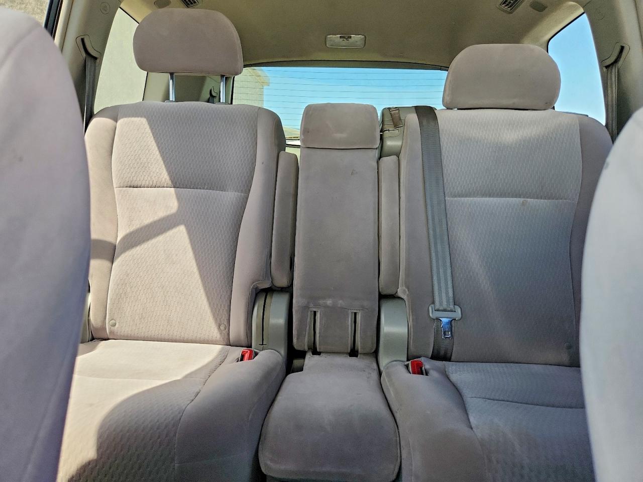 2009 Toyota Highlander Base White vin: JTEDS41A292088010