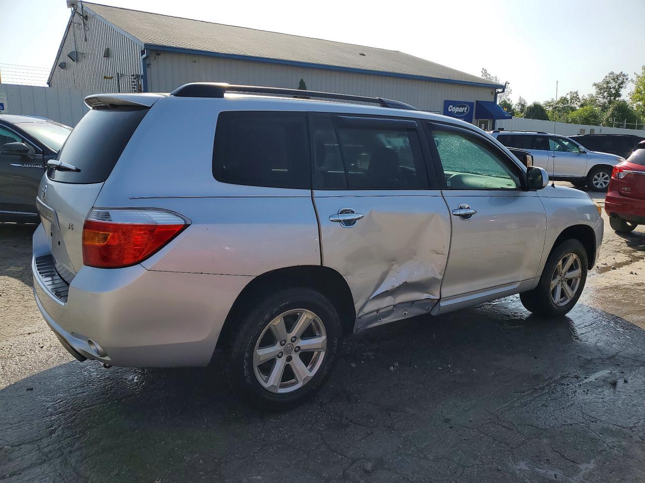 2008 Toyota Highlander Base Серебряный vin: JTEDS41A382015629