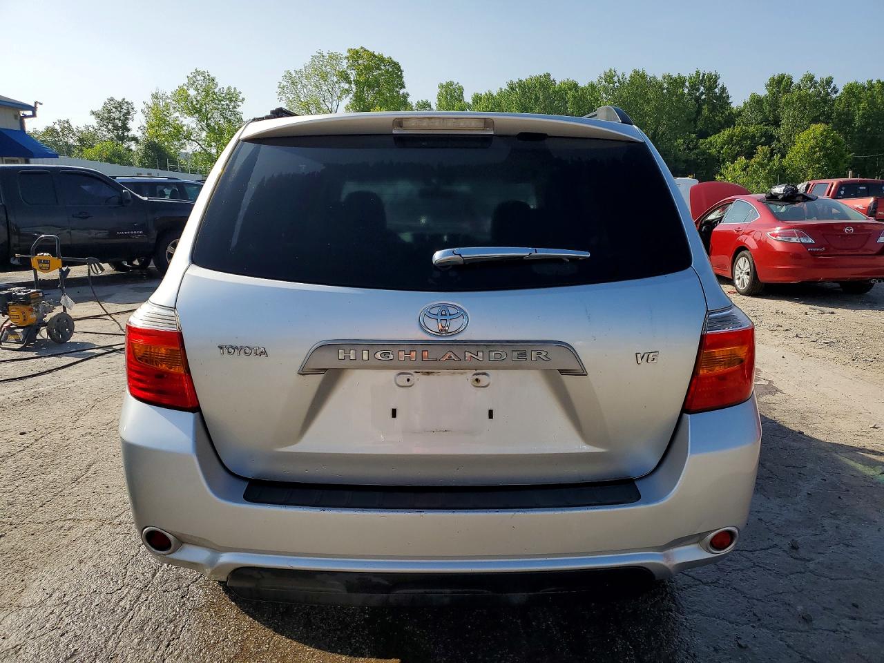 2008 Toyota Highlander Base Серебряный vin: JTEDS41A382015629