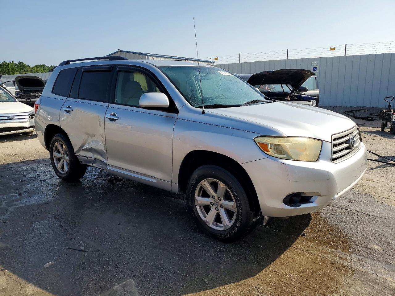 2008 Toyota Highlander Base Серебряный vin: JTEDS41A382015629