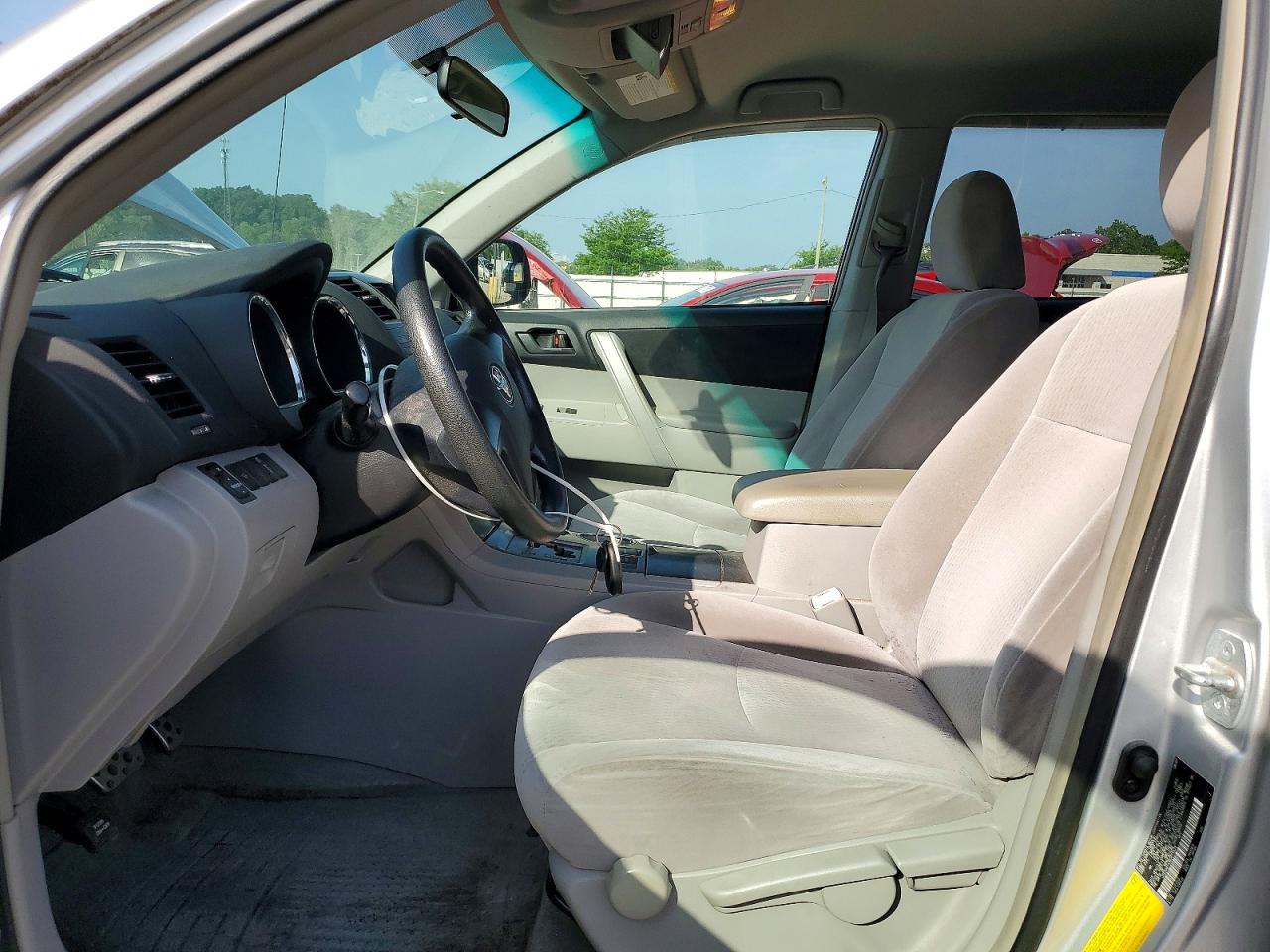 2008 Toyota Highlander Base Серебряный vin: JTEDS41A382015629