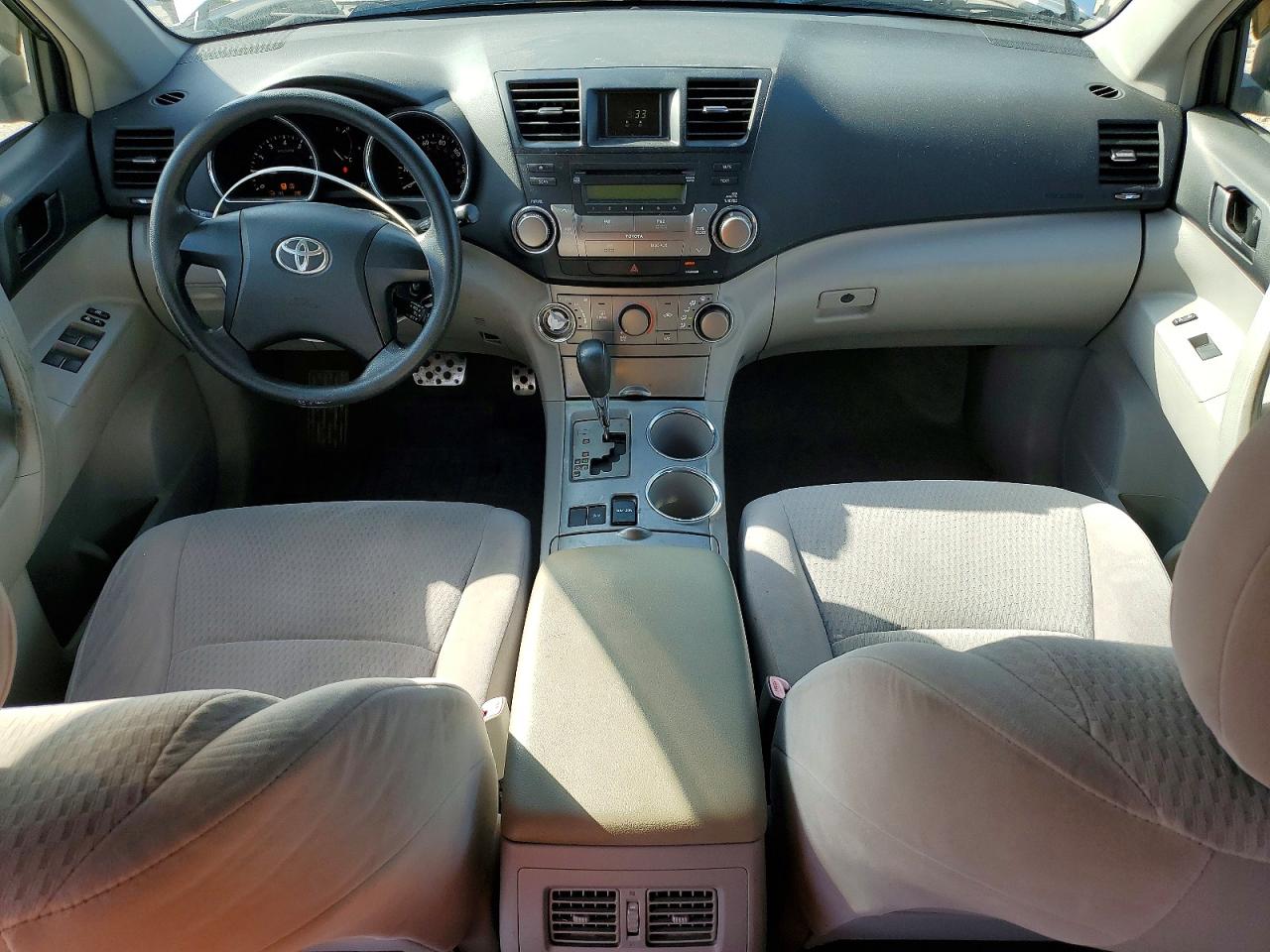 2008 Toyota Highlander Base Серебряный vin: JTEDS41A382015629