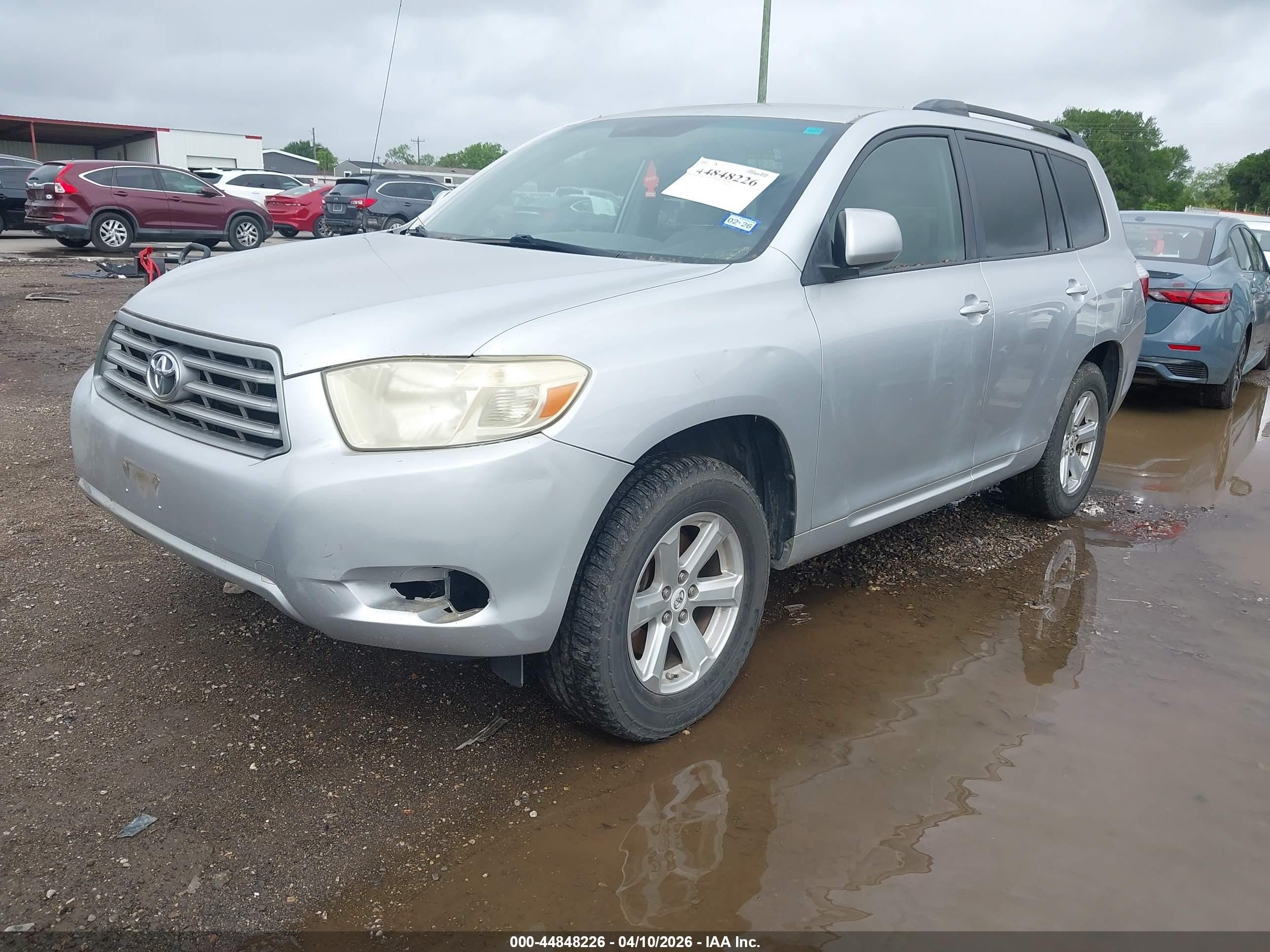 2008 Toyota Highlander   Silver vin: JTEDS41A382065155