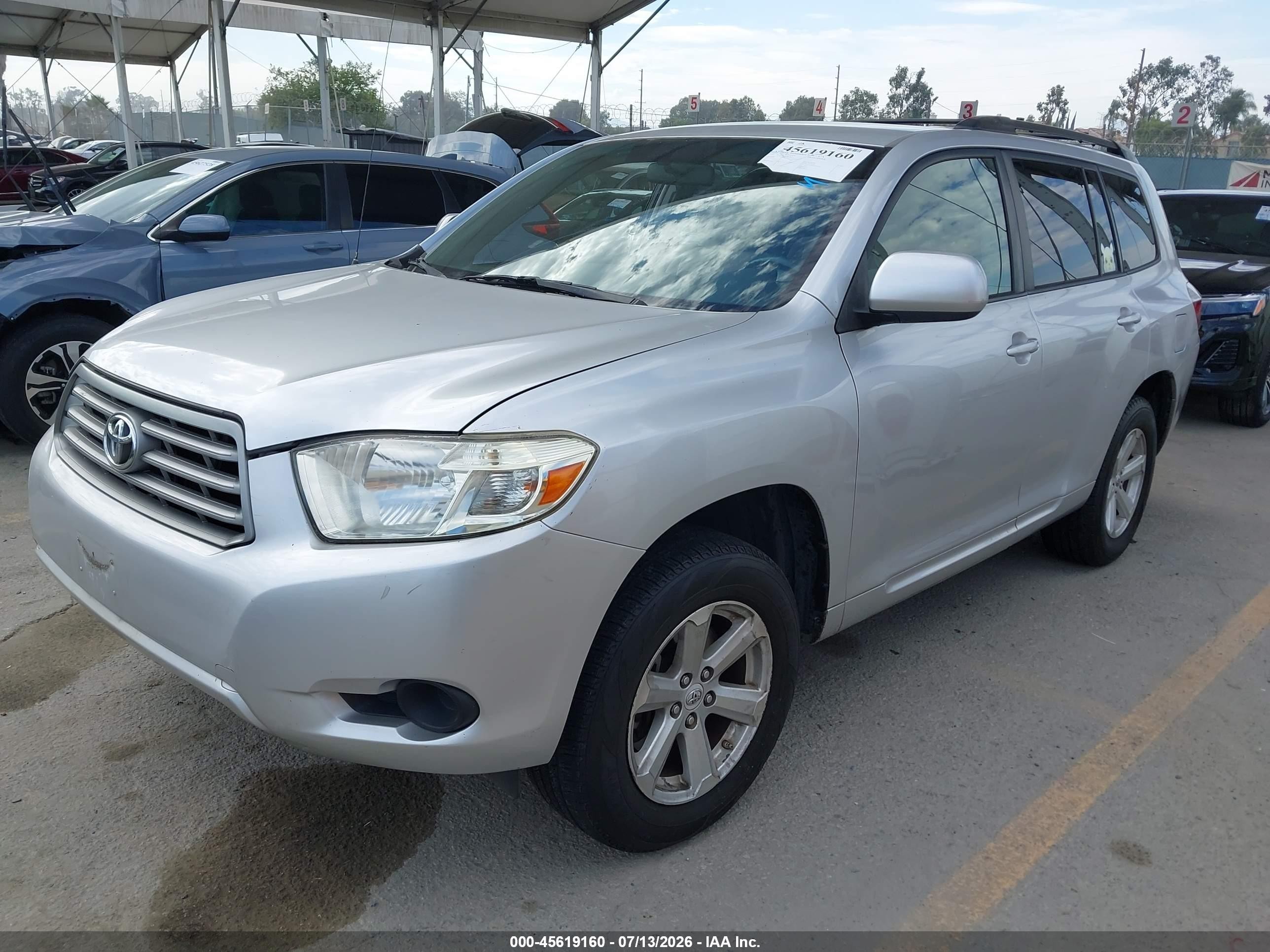 2008 Toyota Highlander   Silver vin: JTEDS41A382067827