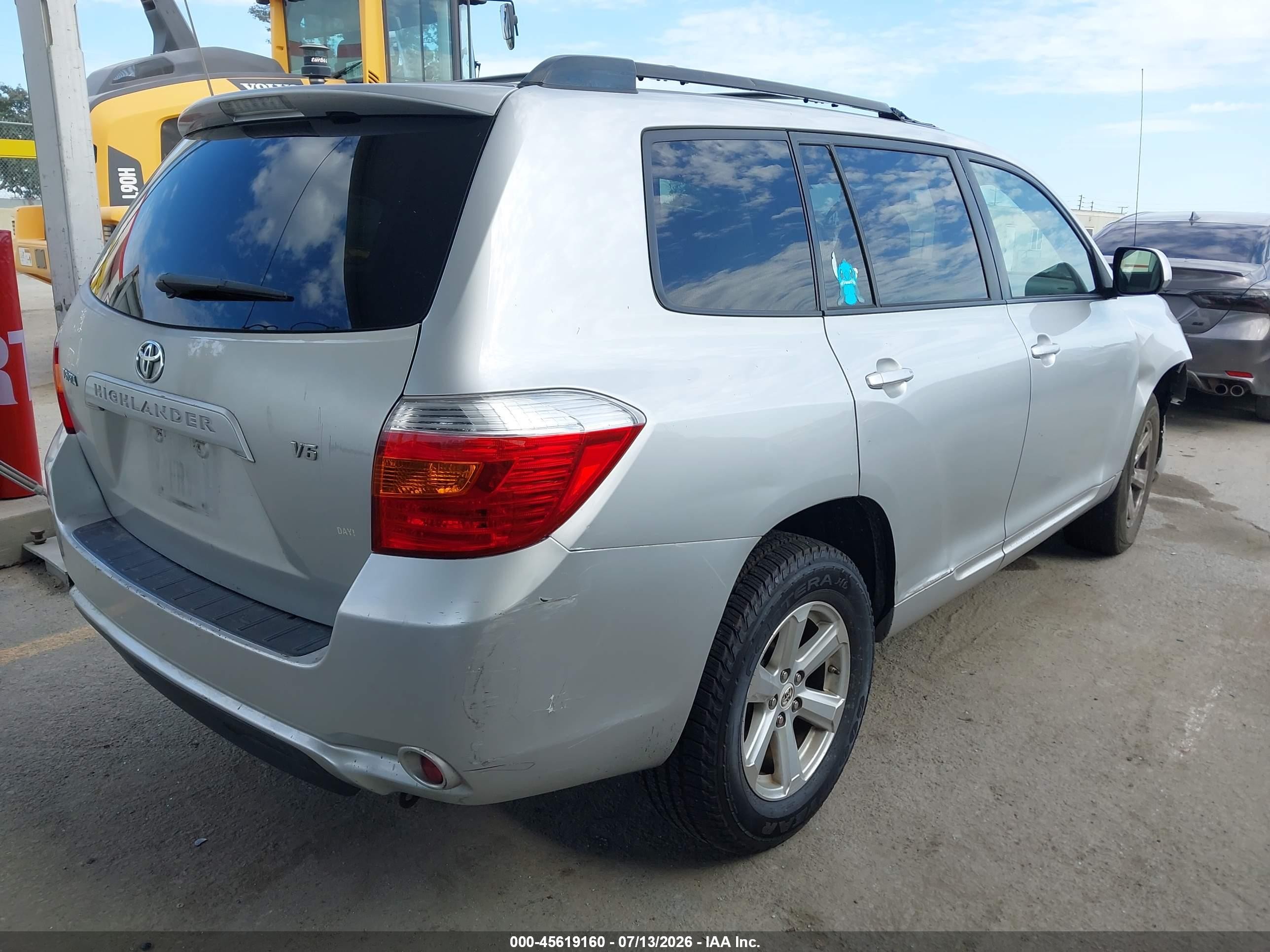 2008 Toyota Highlander   Silver vin: JTEDS41A382067827