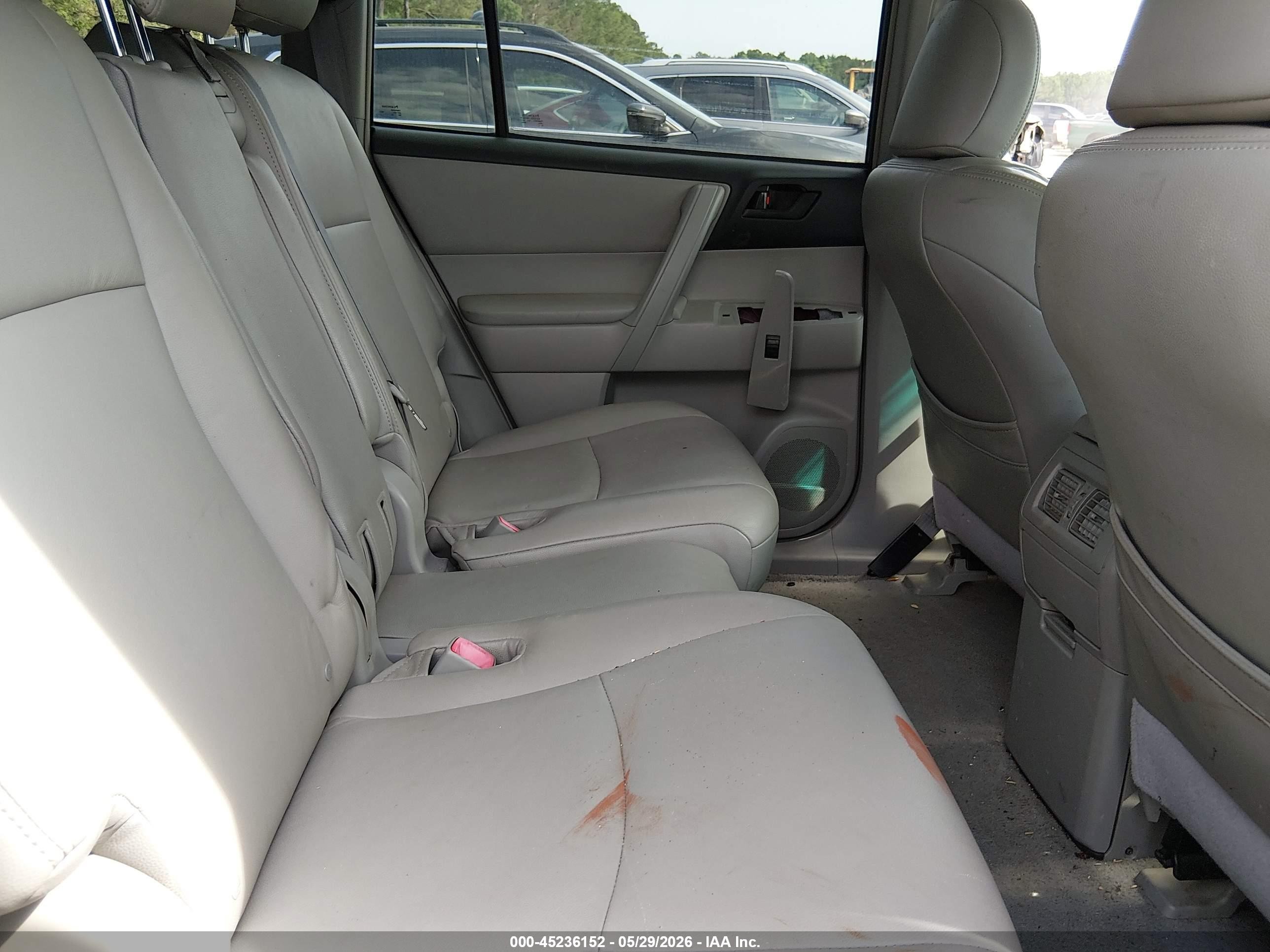 2009 Toyota Highlander   Maroon vin: JTEDS41A392078019