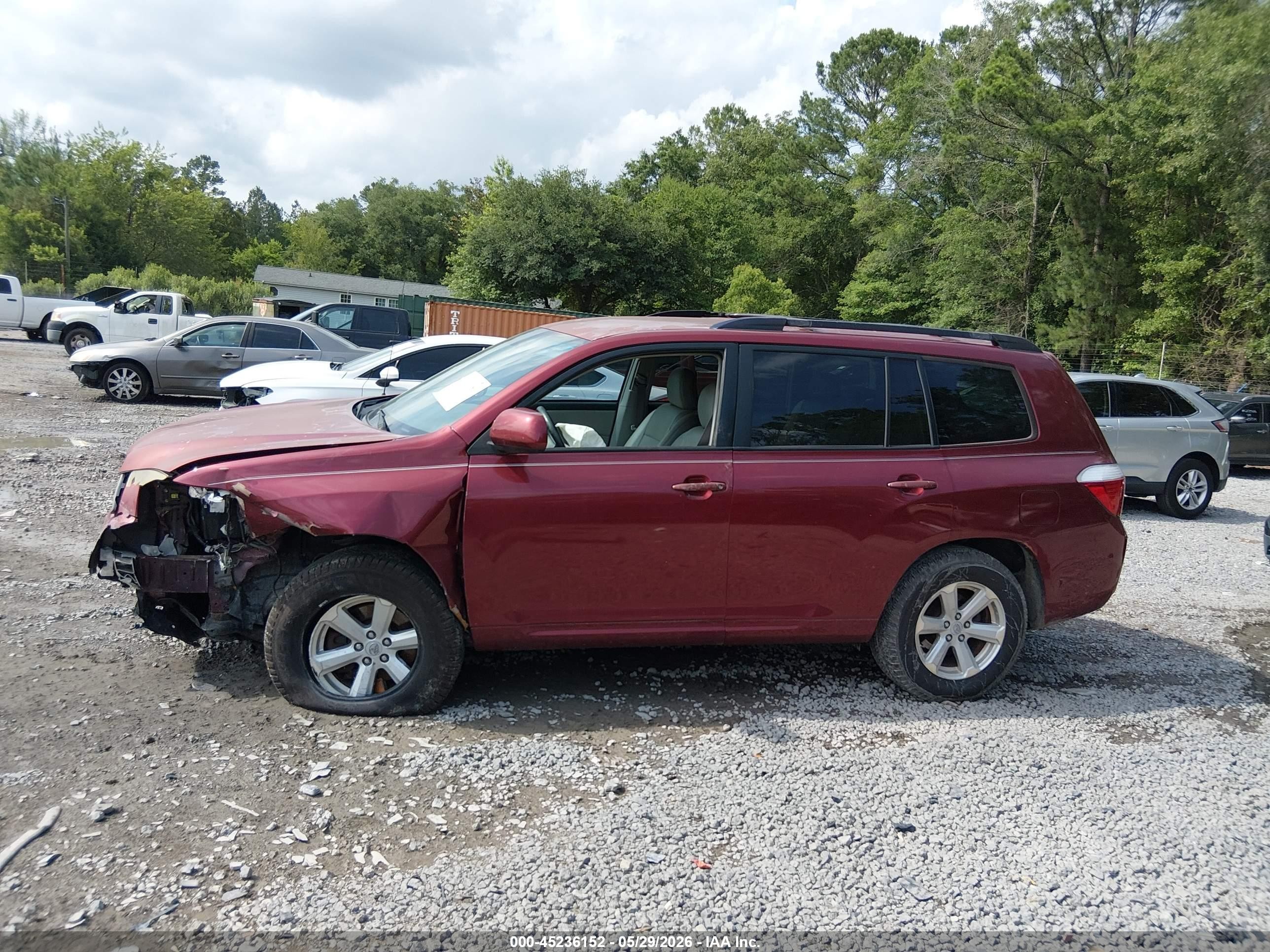 2009 Toyota Highlander   Maroon vin: JTEDS41A392078019