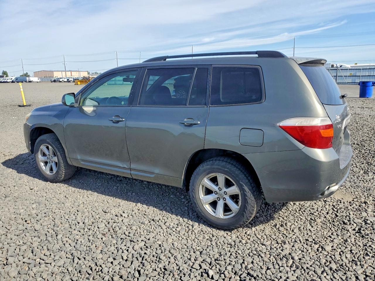 2009 Toyota Highlander Base Green vin: JTEDS41A392092678